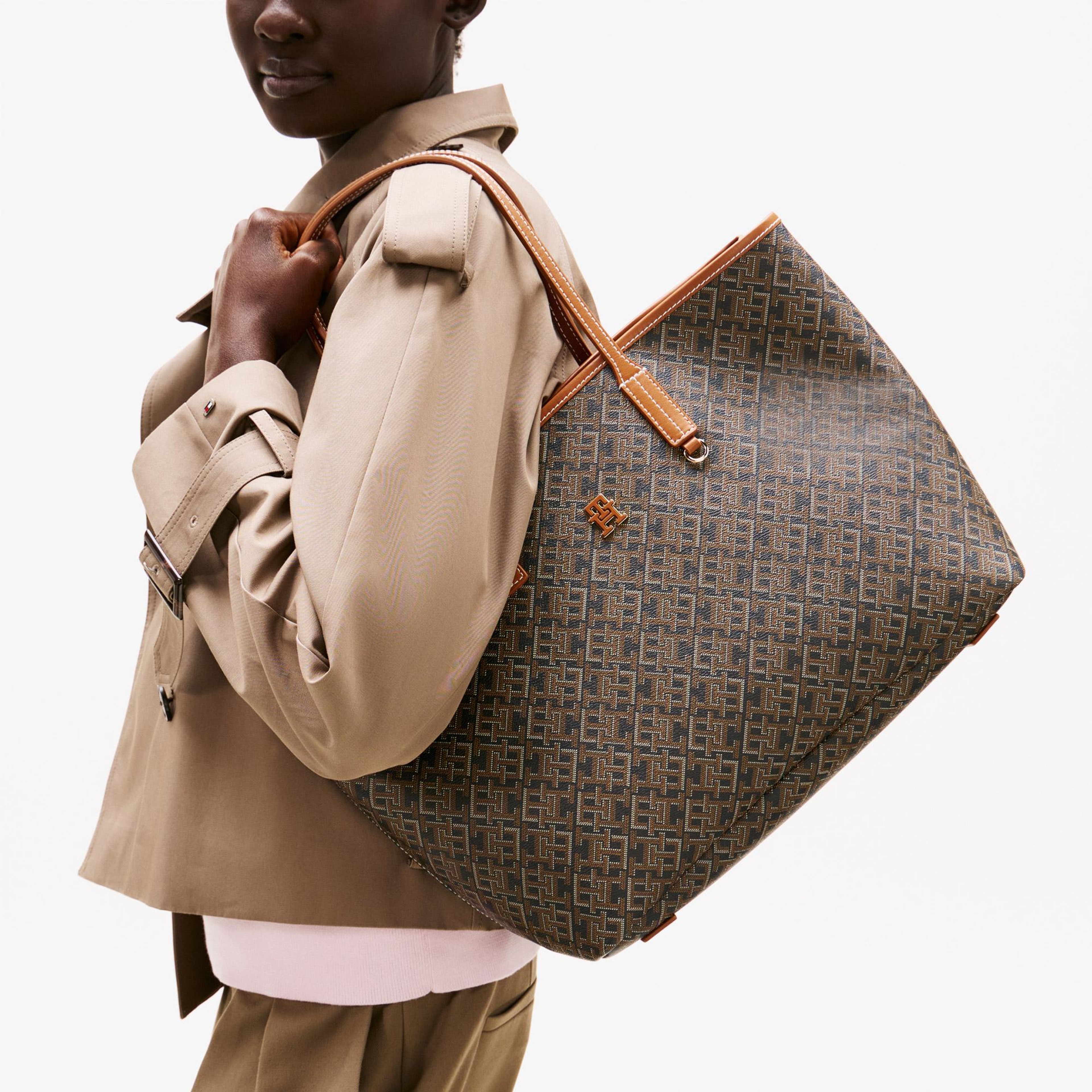 Tommy Hilfiger Monoplay Leather Kadın Siyah El Çantası