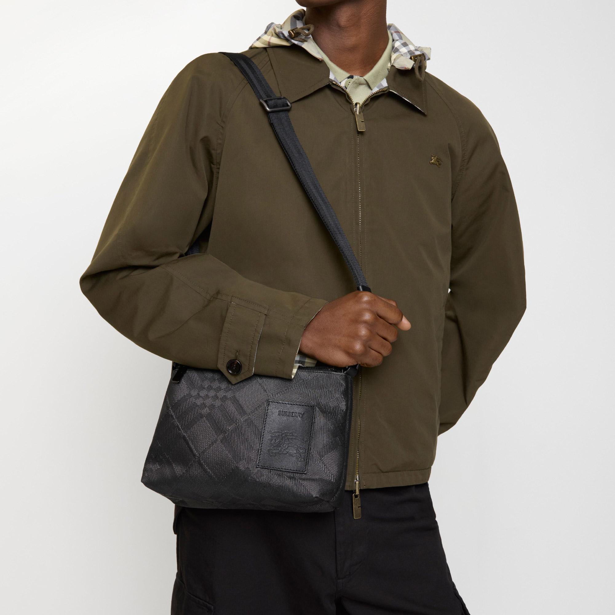 Burberry Chester Erkek Siyah Omuz Çantası