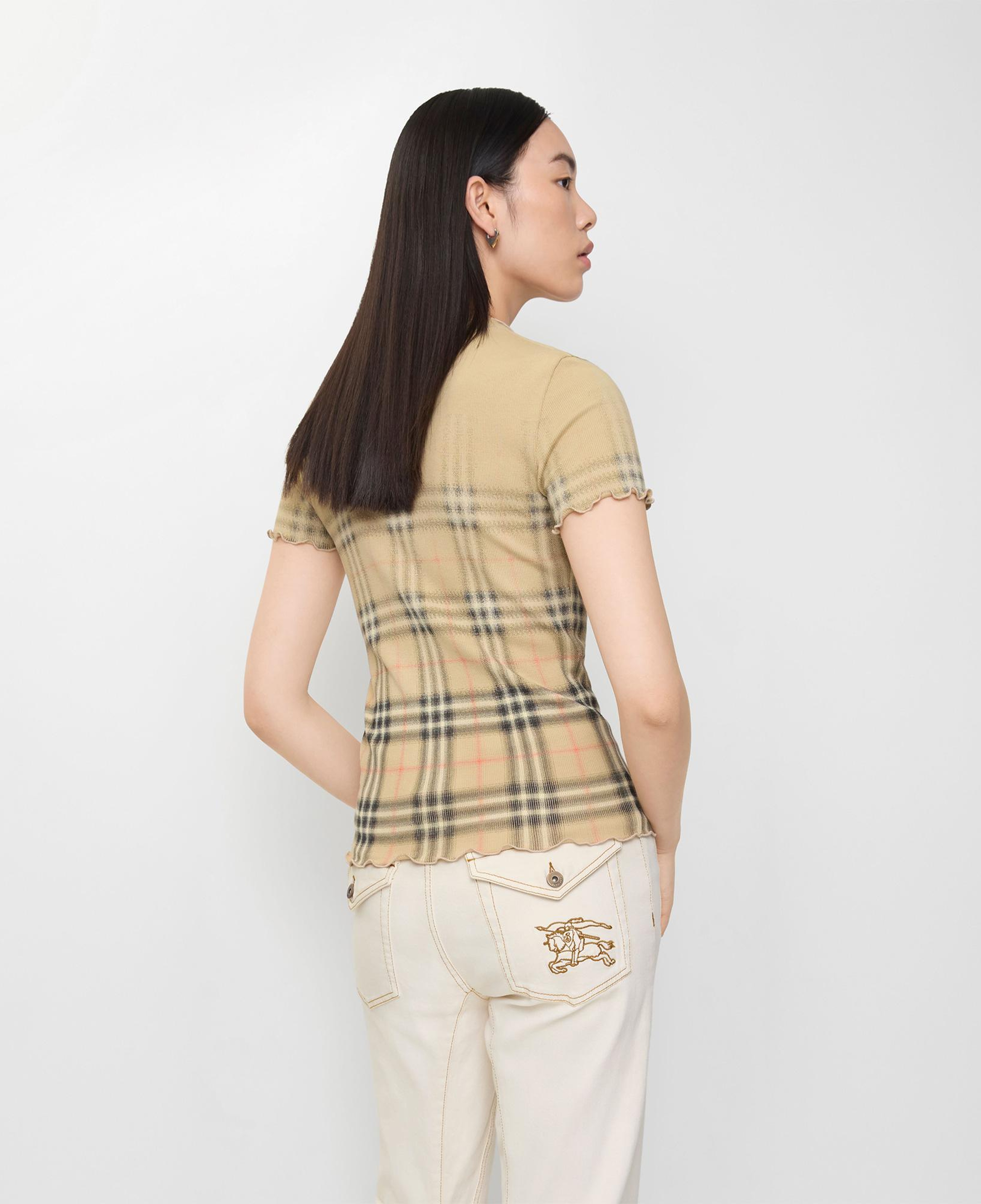 Burberry Gradient Check Stretch Cotton Kadın Bej T-Shirt