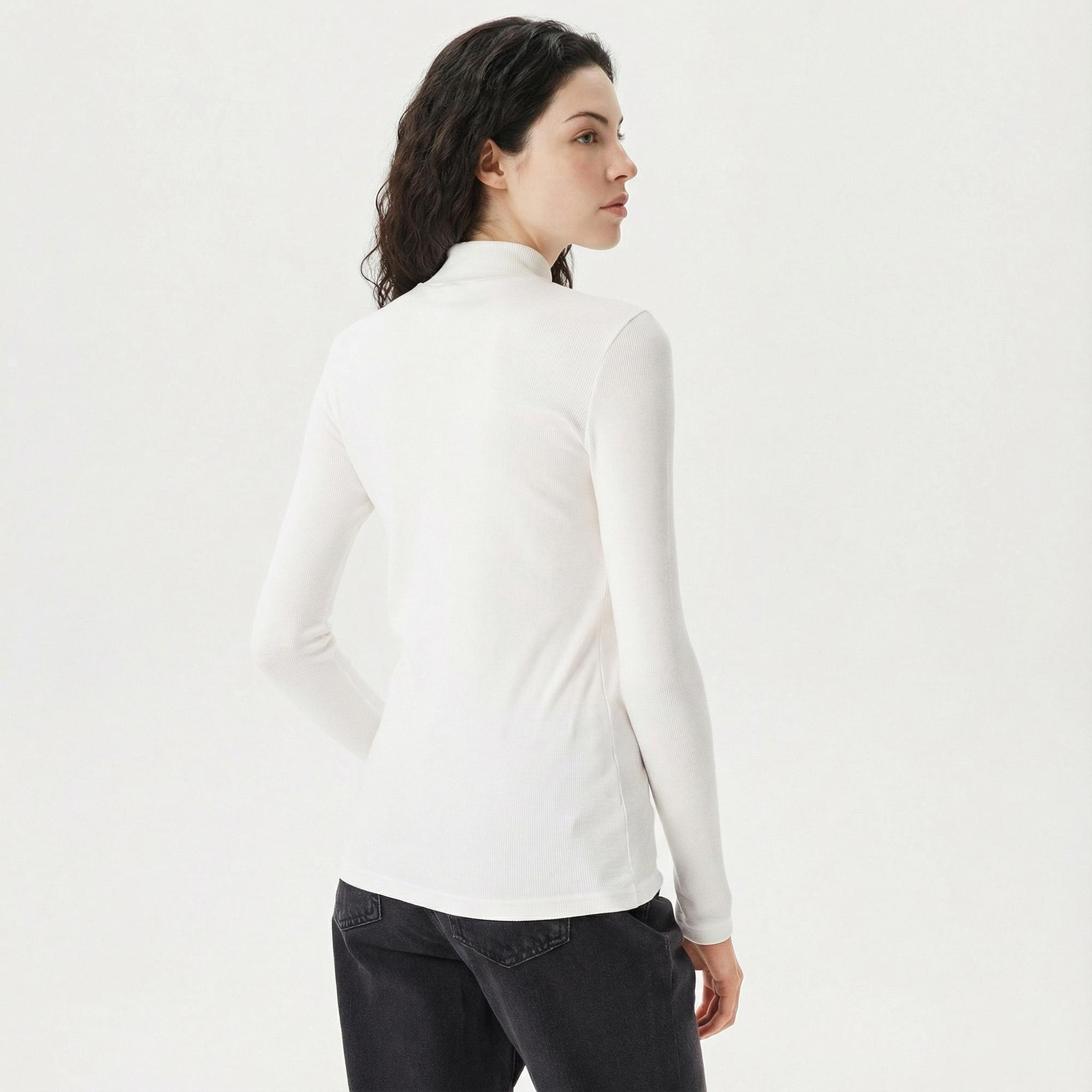 Lacoste Kadın Slim Fit Uzun Kollu Bisiklet Yaka Beyaz T-Shirt