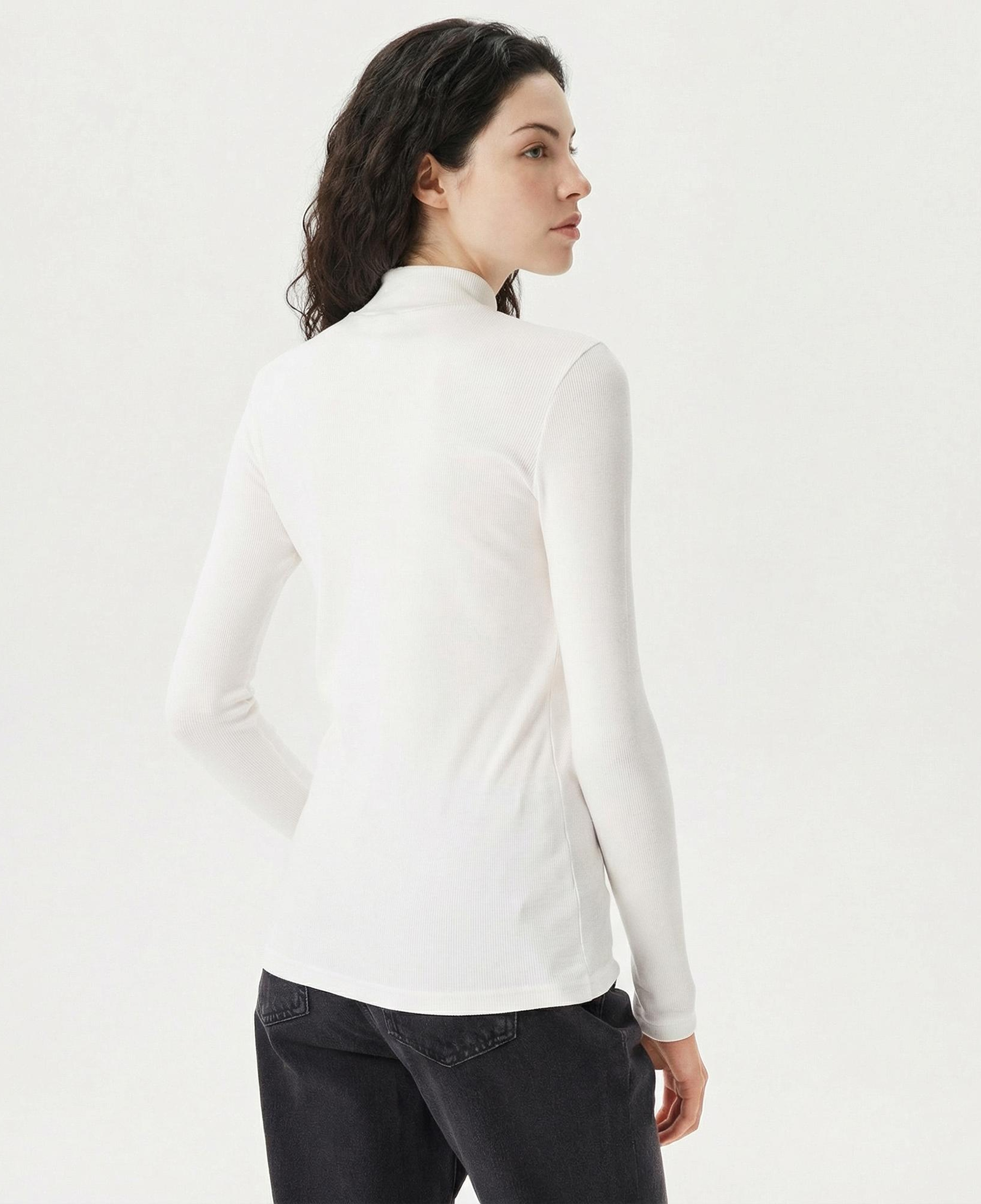 Lacoste Kadın Slim Fit Uzun Kollu Bisiklet Yaka Beyaz T-Shirt