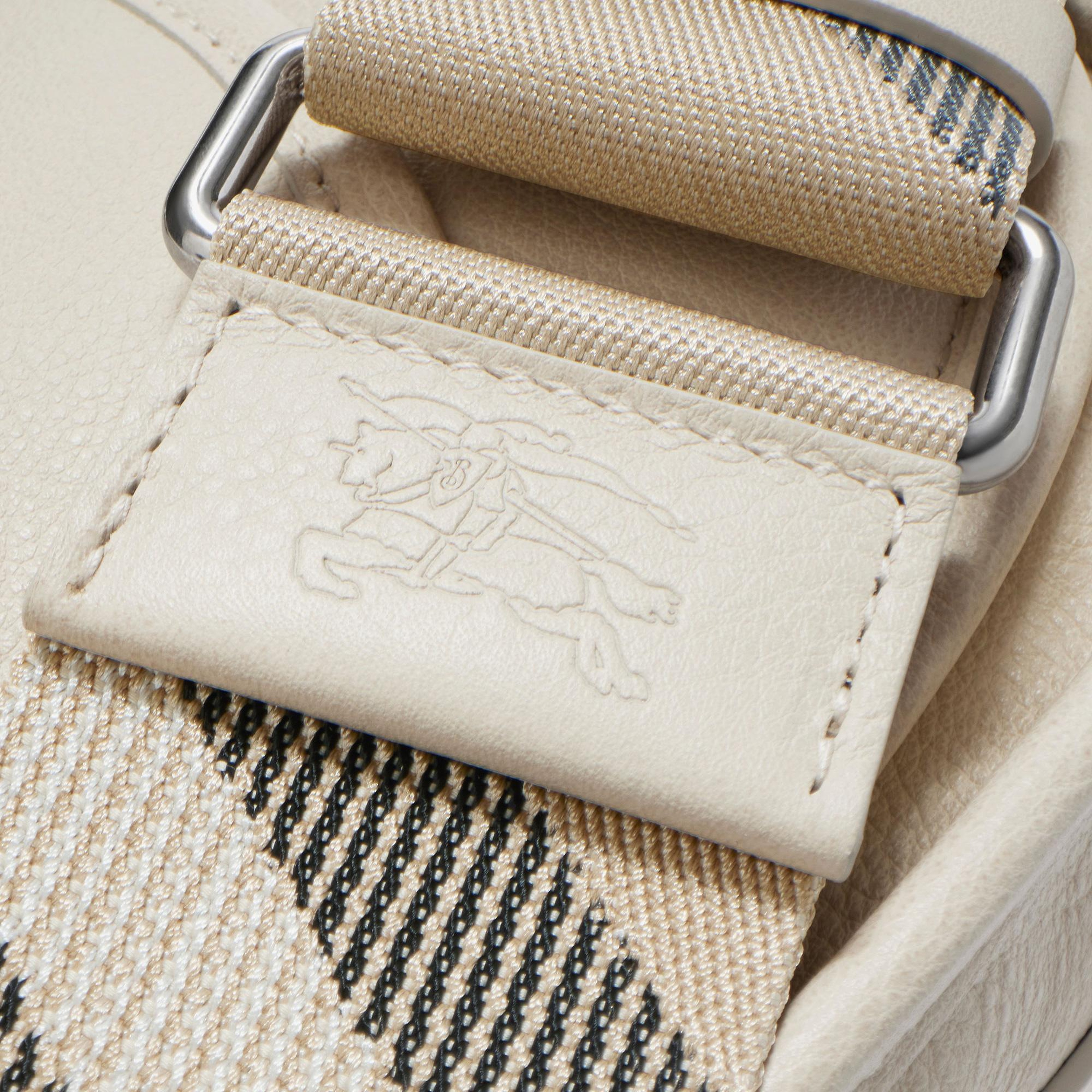 Burberry Small Clip Messenger Kadın Krem Çapraz Çantası