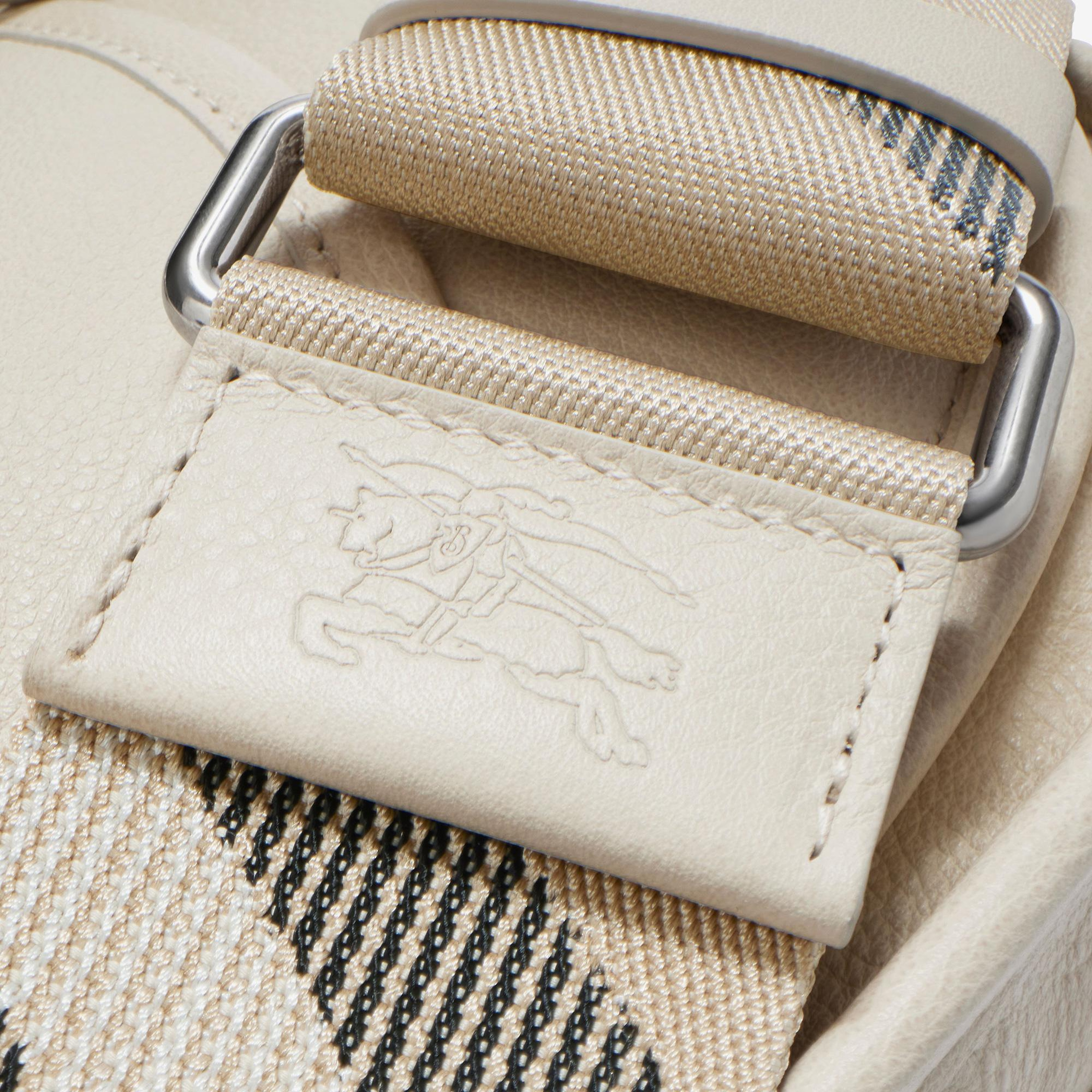 Burberry Small Clip Messenger Kadın Krem Çapraz Çantası