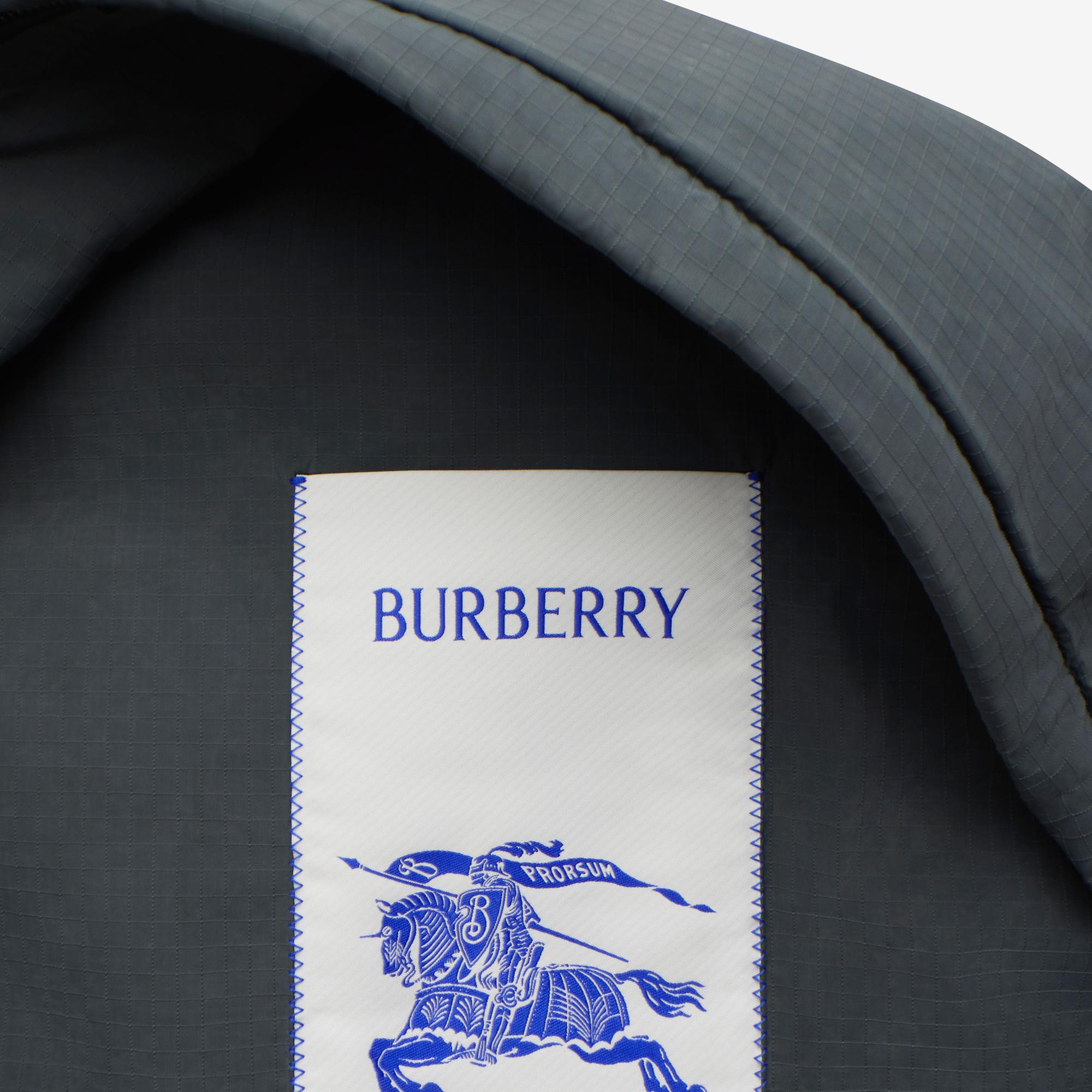 Burberry Ripstop Windbreaker Erkek Gri Sırt Çantası