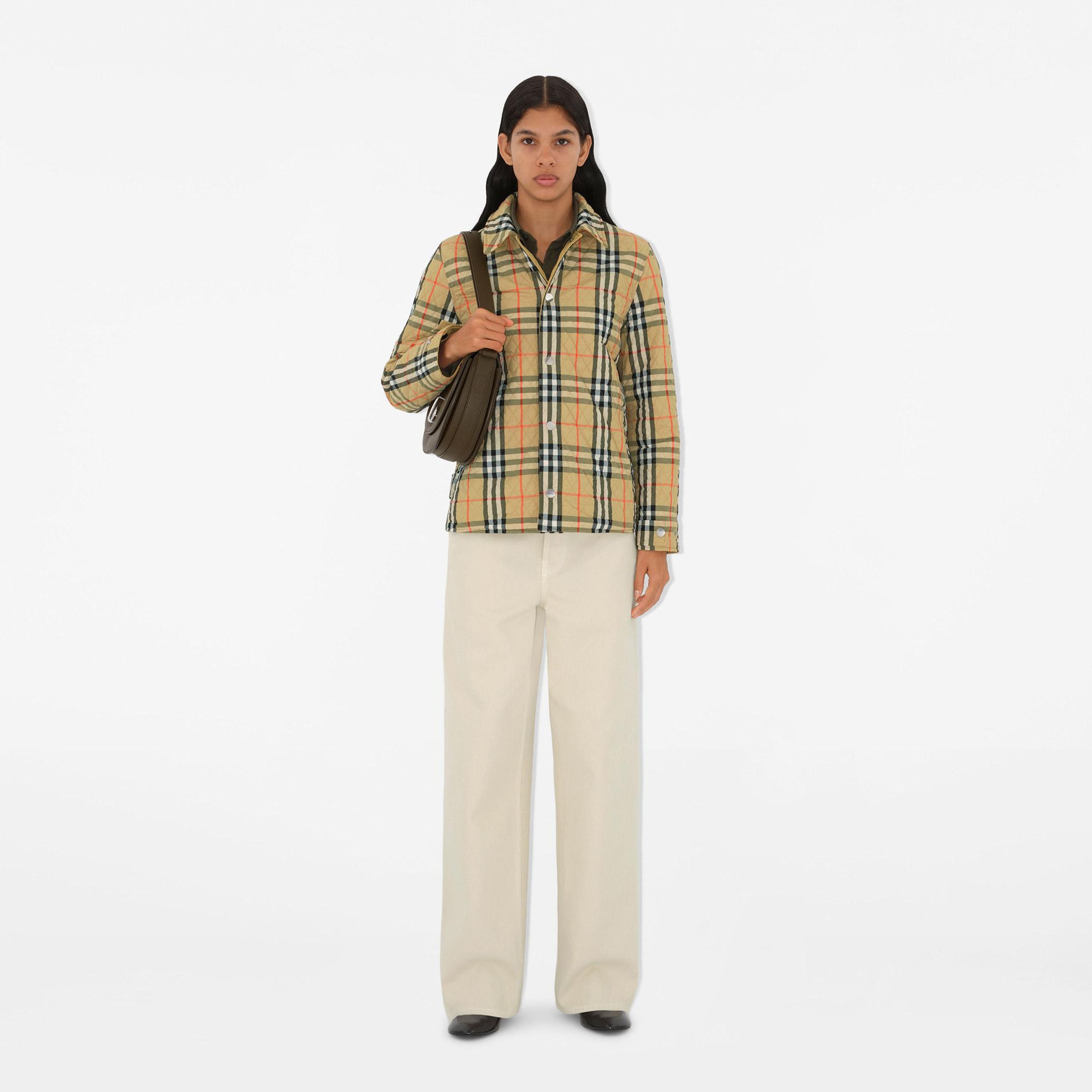 Burberry Reversible Quilted Nylon Kadın Bej Ceket