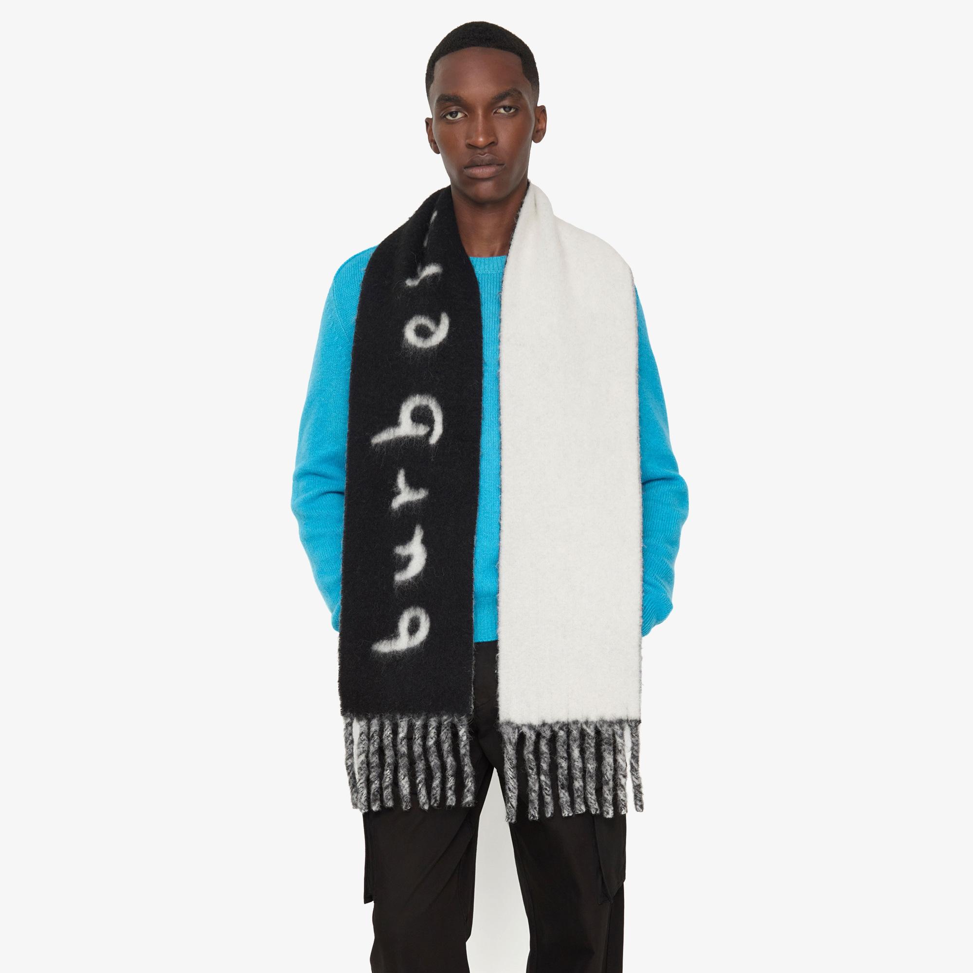 Burberry Text Jacquard Kadın Siyah Atkı