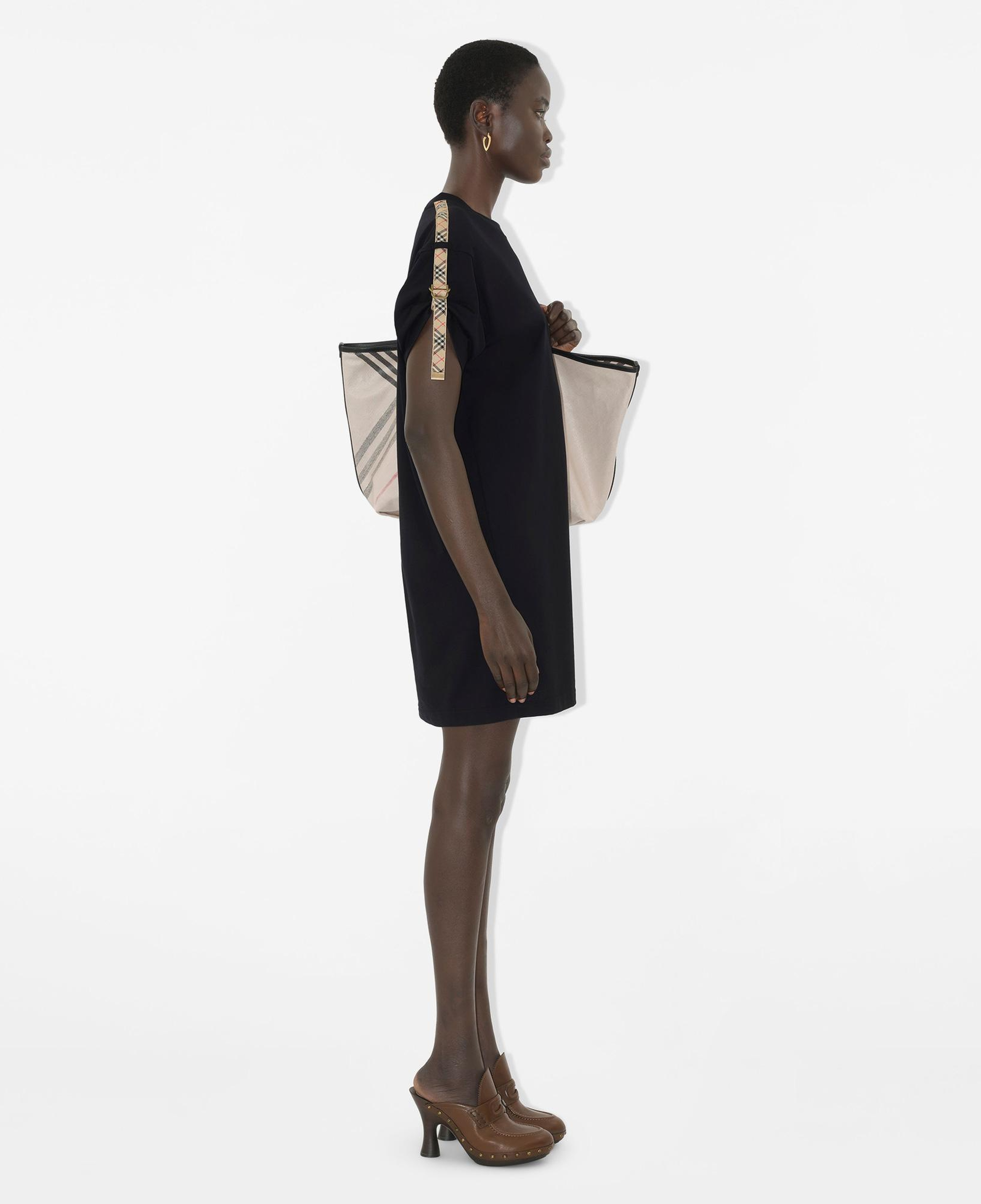 Burberry Kadın Siyah Elbise