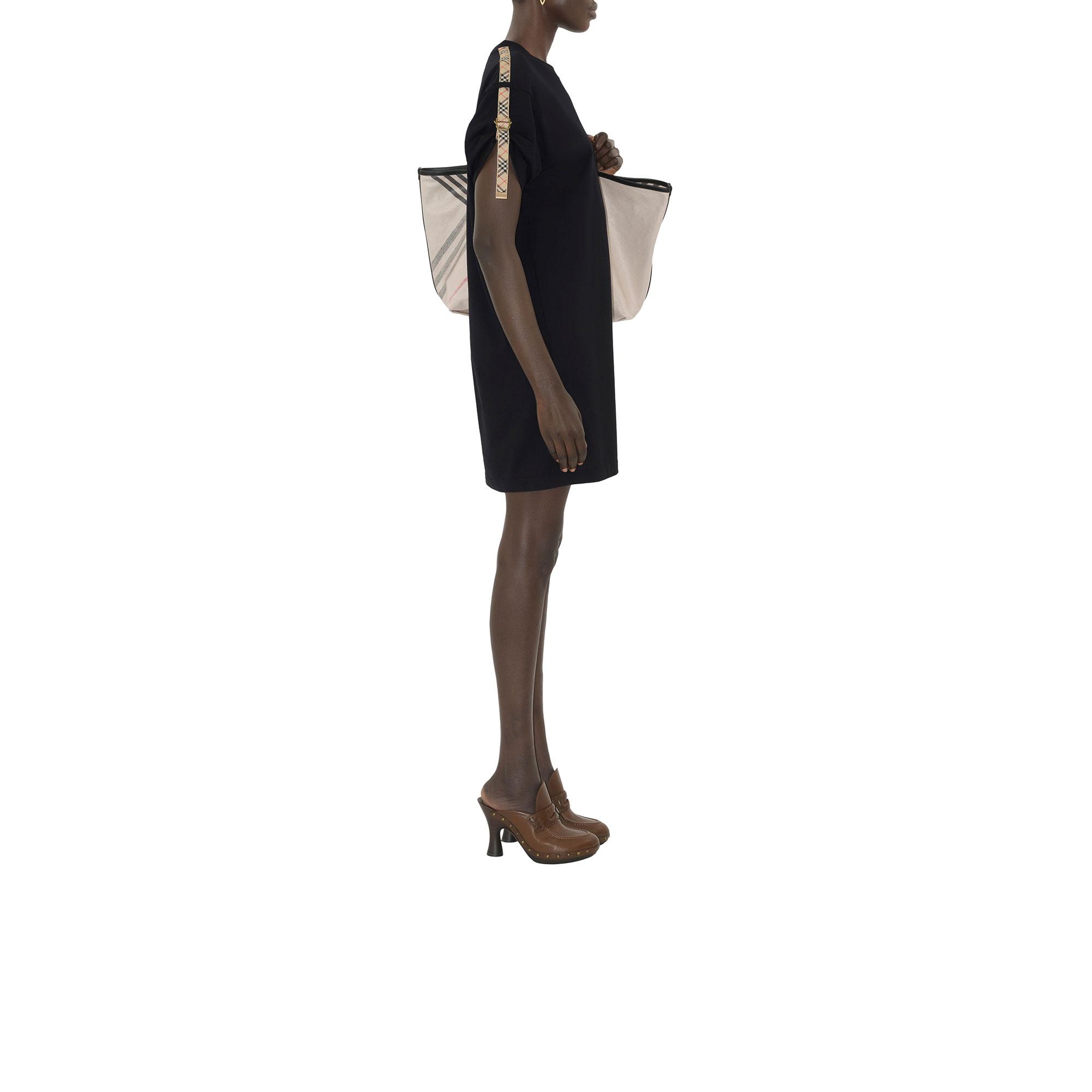 Burberry Kadın Siyah Elbise