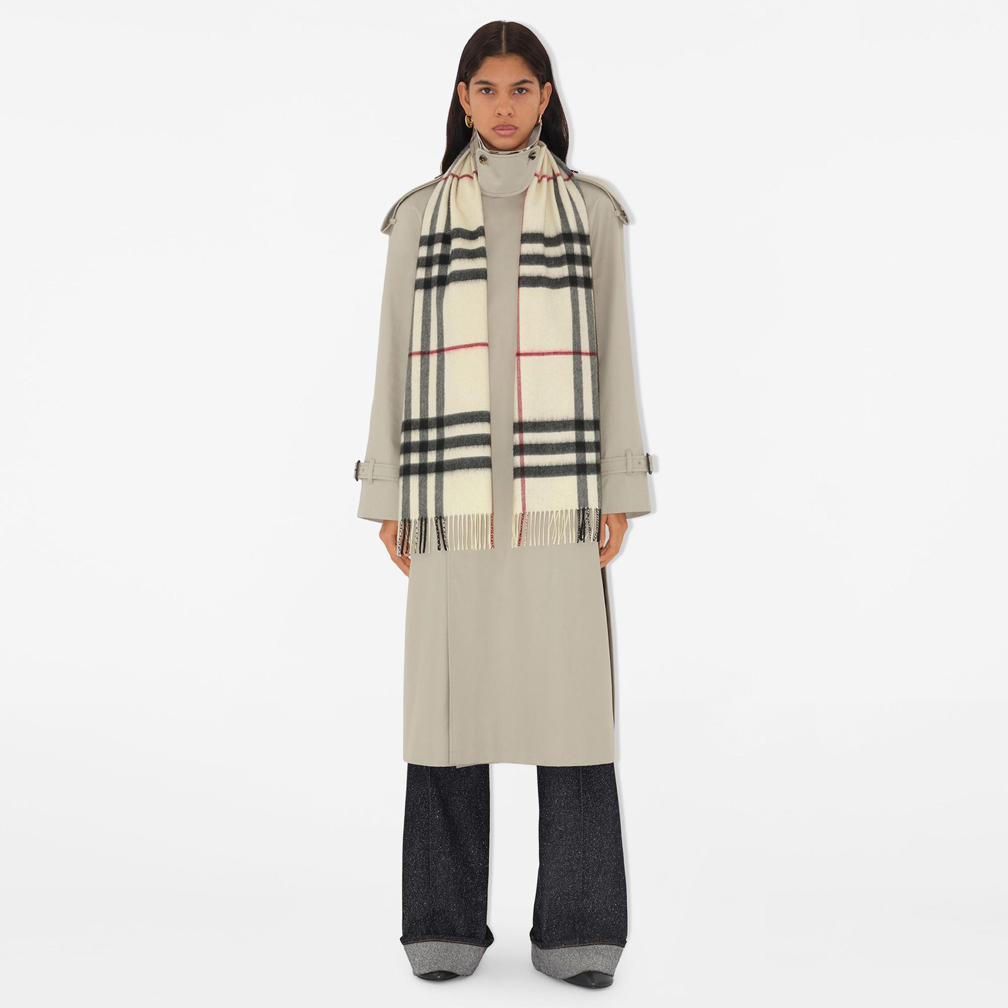 Burberry Giant Cashmere Kadın Krem Atkı