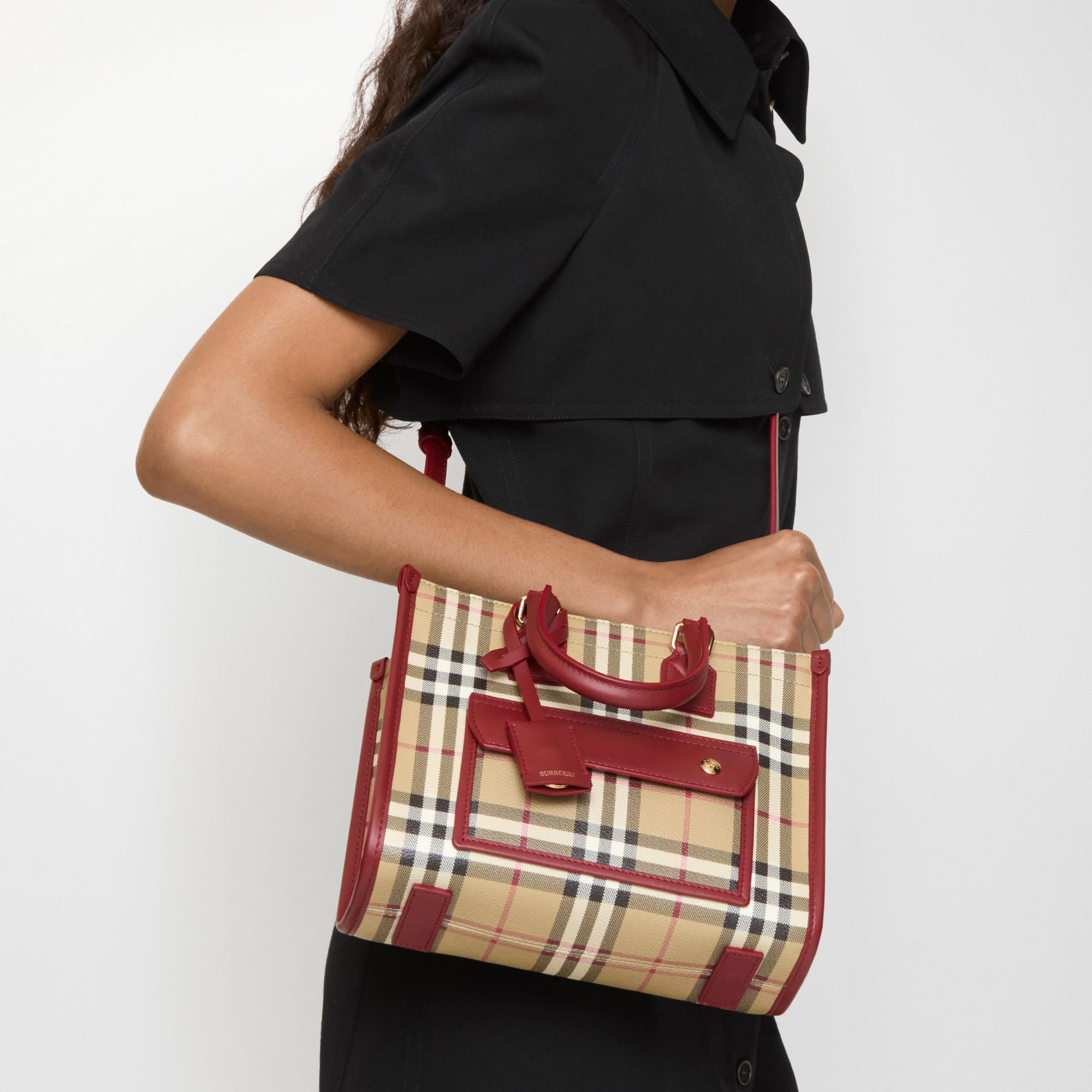 Burberry Freya Tote Kadın Bej Omuz Çantası