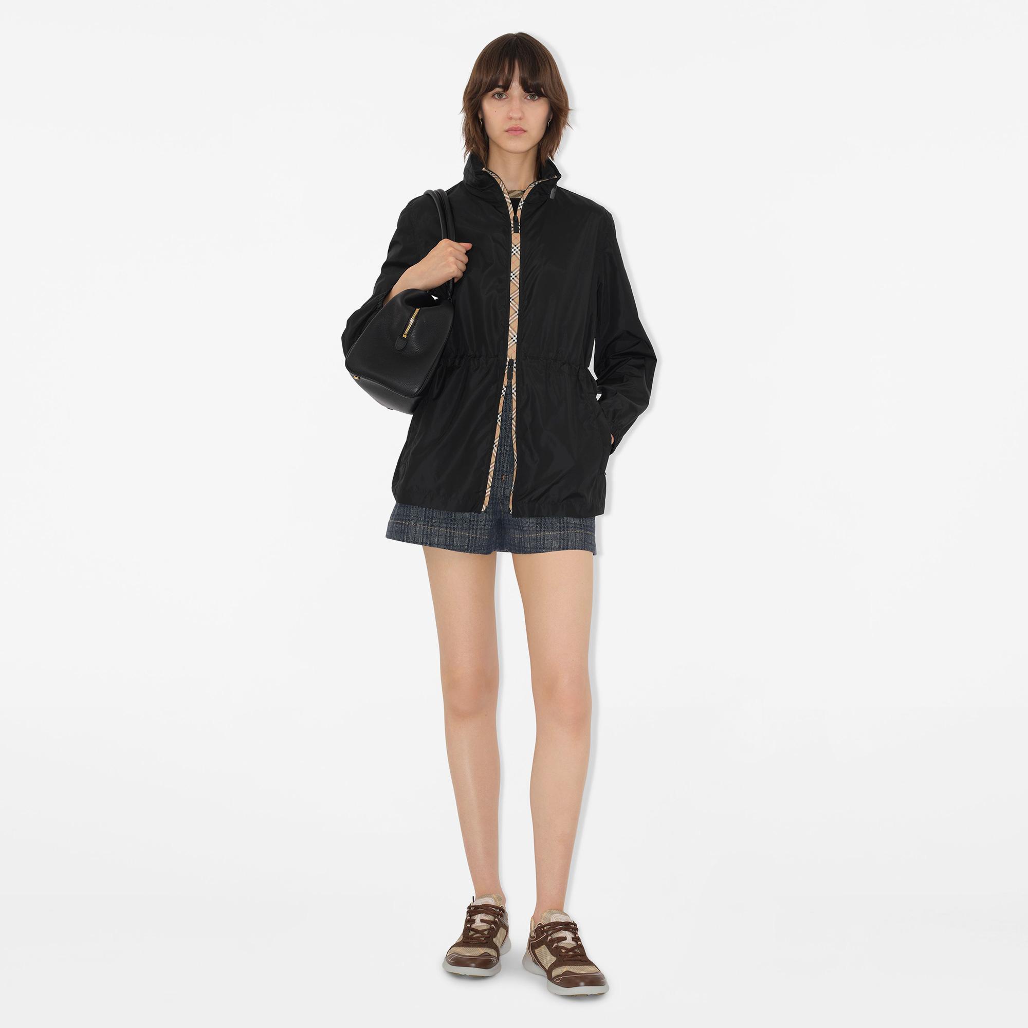 Burberry Kadın Siyah Mont