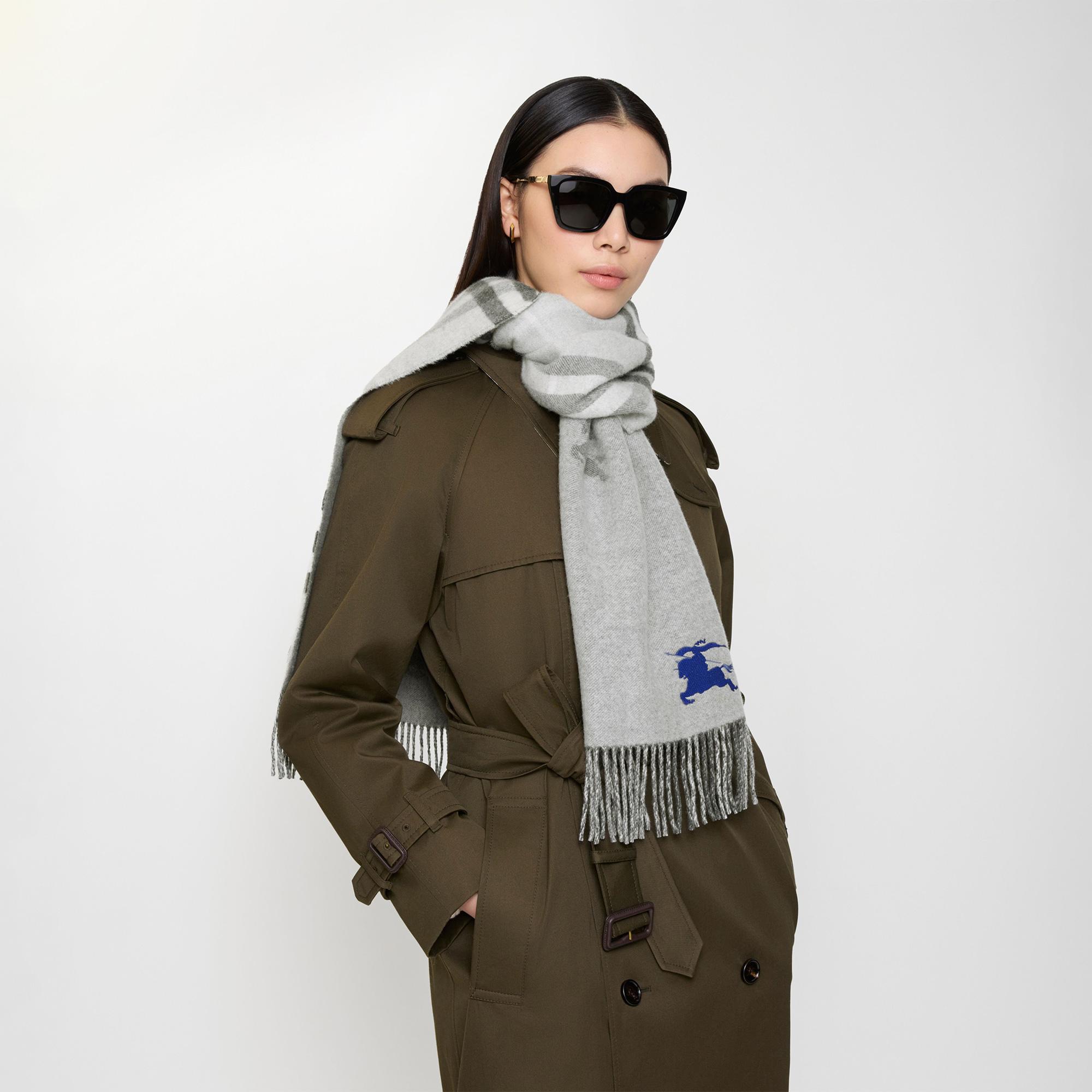 Burberry Ekd Jacq Kadın Gri Atkı