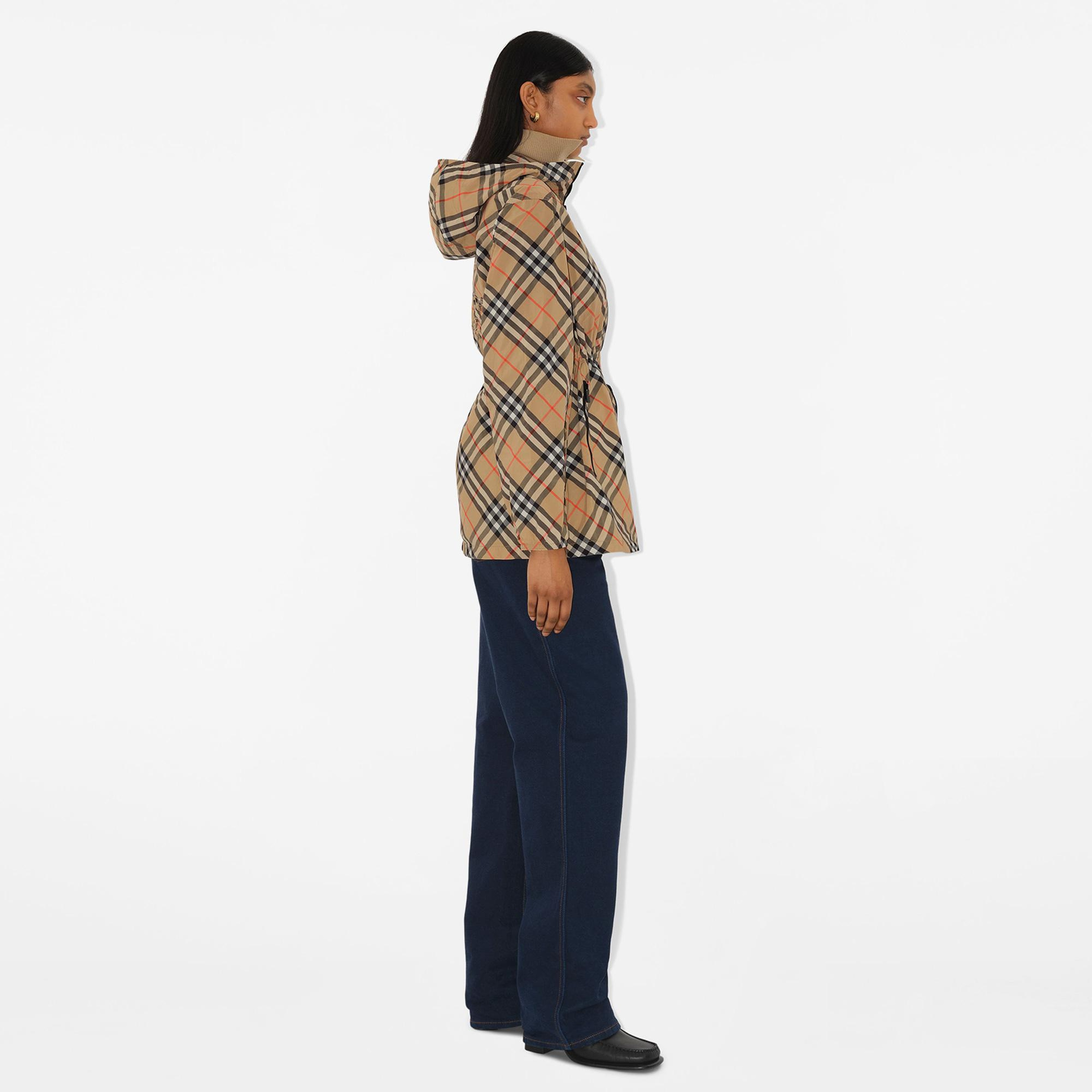 Burberry Check Nylon Kadın Bej Ceket