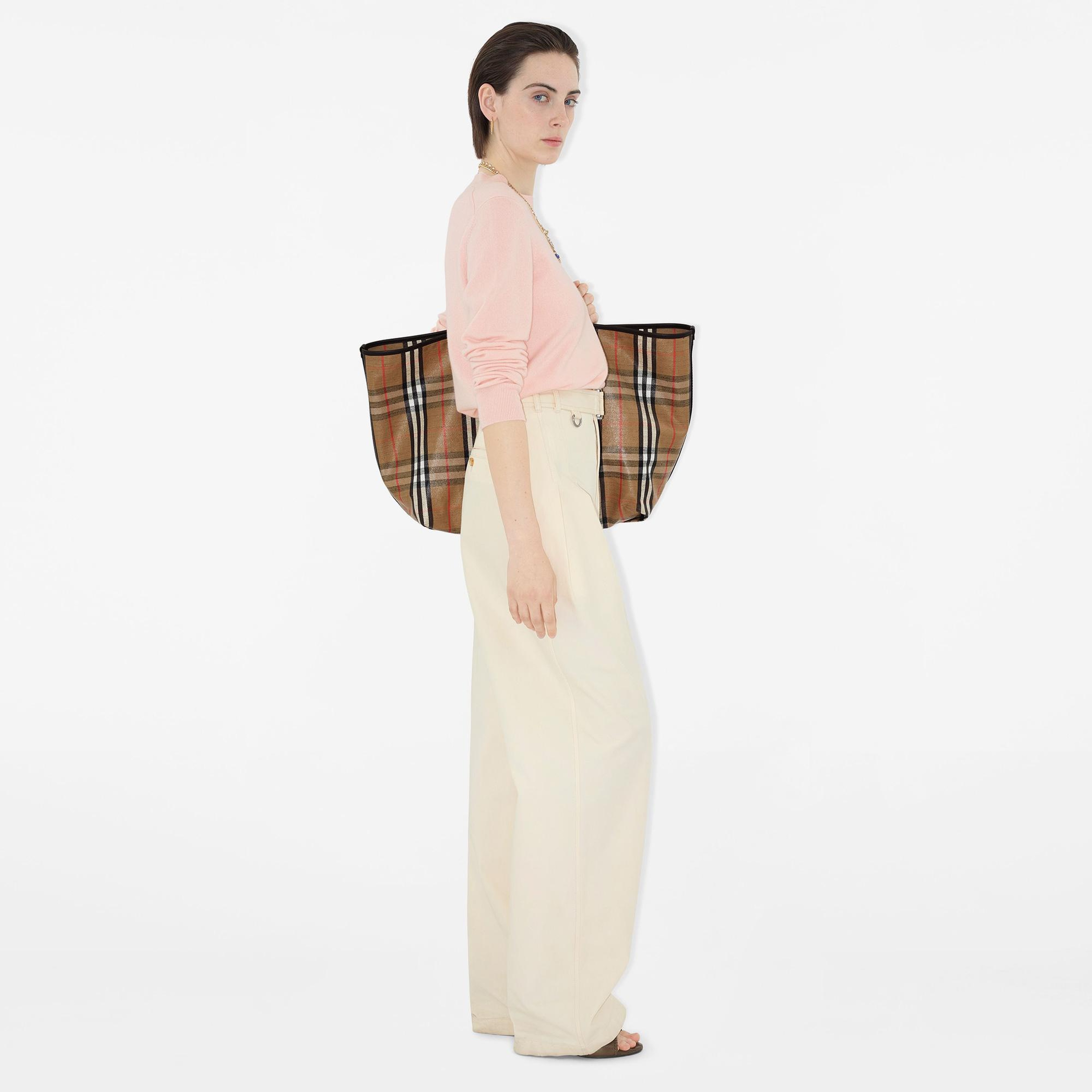 Burberry Kadın Pembe Triko