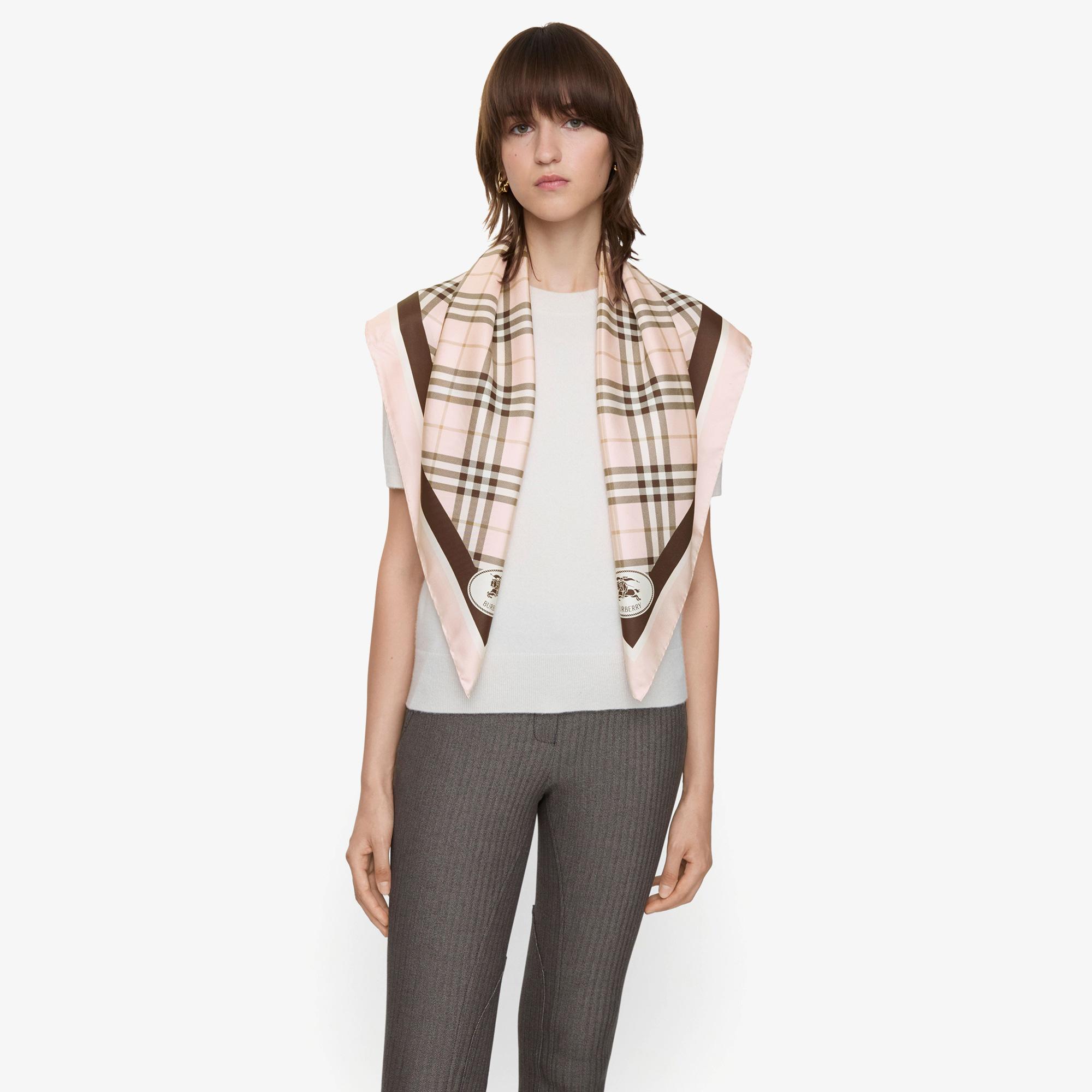 Burberry Med Check Border Kadın Pembe Eşarp