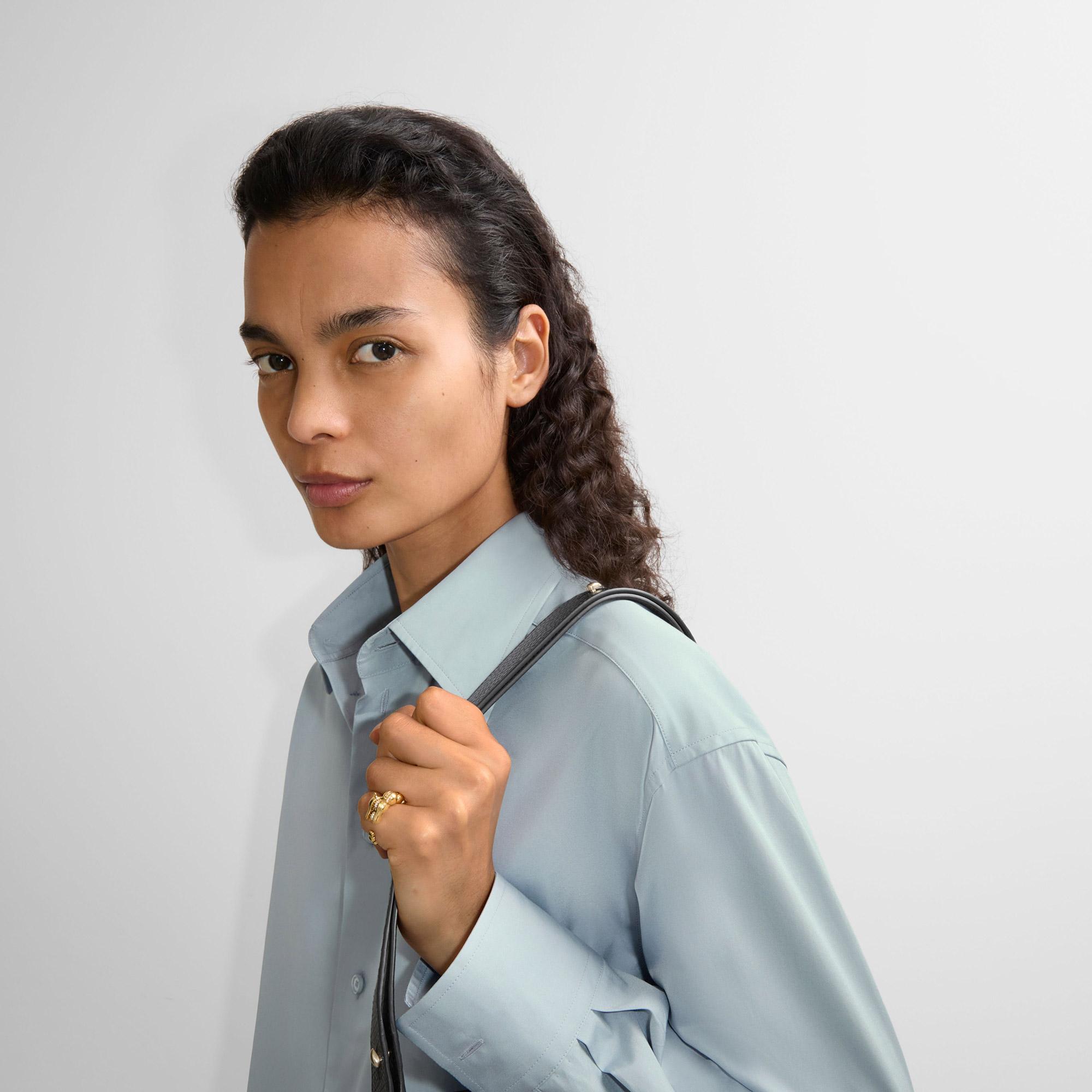 Burberry Horse Sphere Pavé Kadın Altın Rengi Yüzük