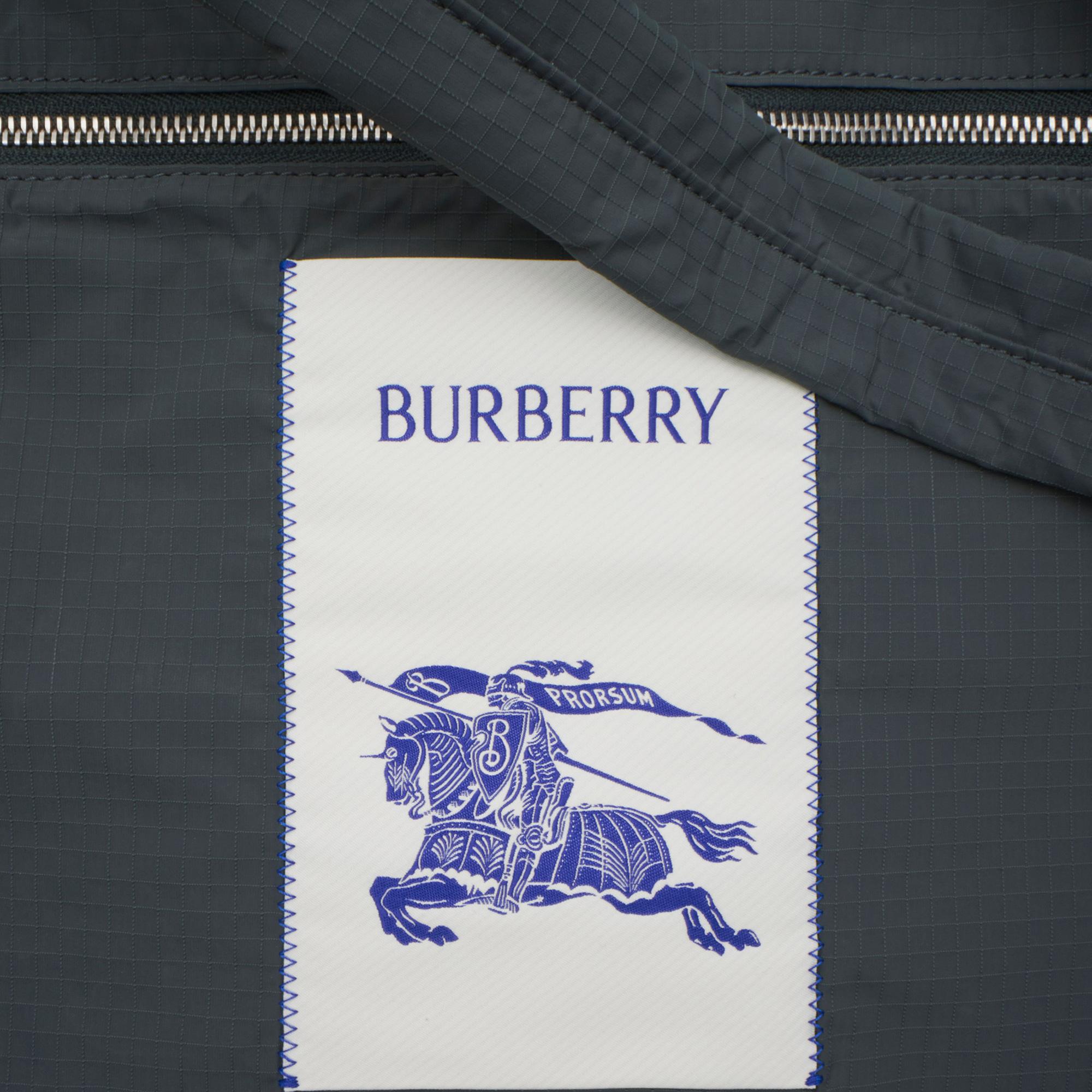 Burberry Ripstop Windbreaker Erkek Gri El Çantası