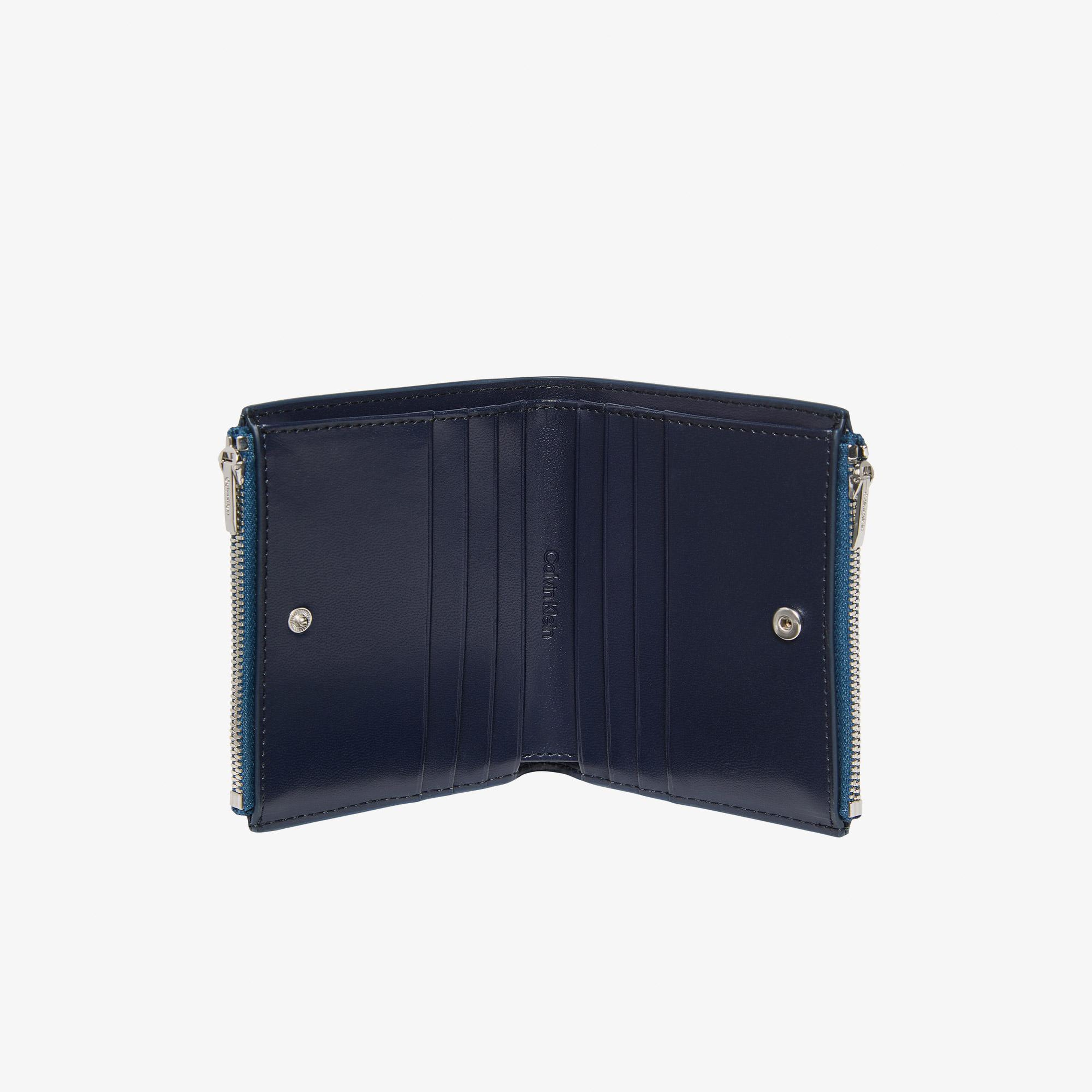 Calvin Klein Foil Logo Kadın Mavi Kartlık