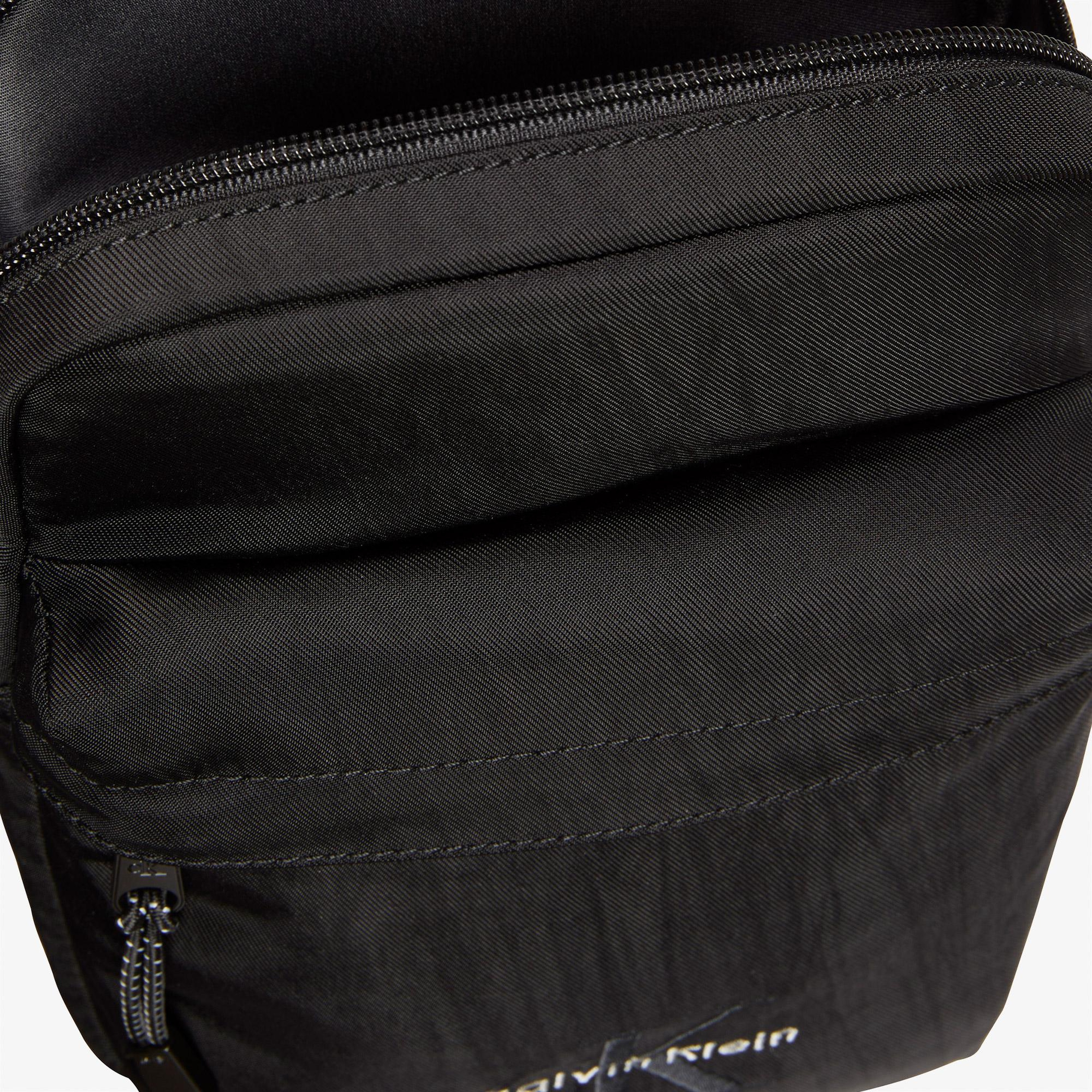 Calvin Klein Bold Sling Erkek Siyah Omuz Çantası