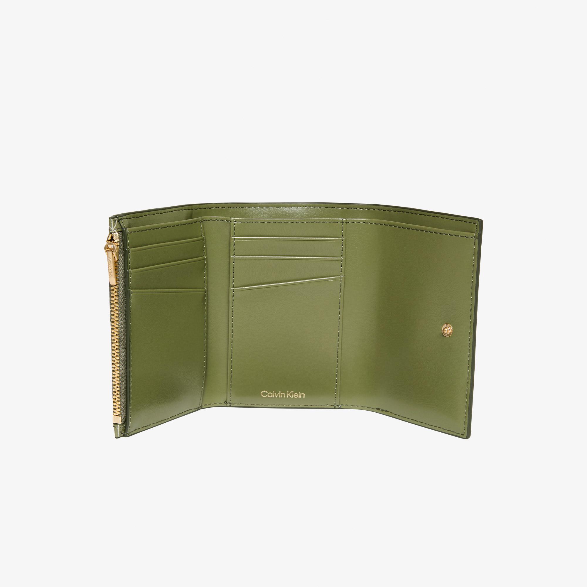 Calvin Klein Emblem Zip Pocket Kadın Yeşil Kartlık