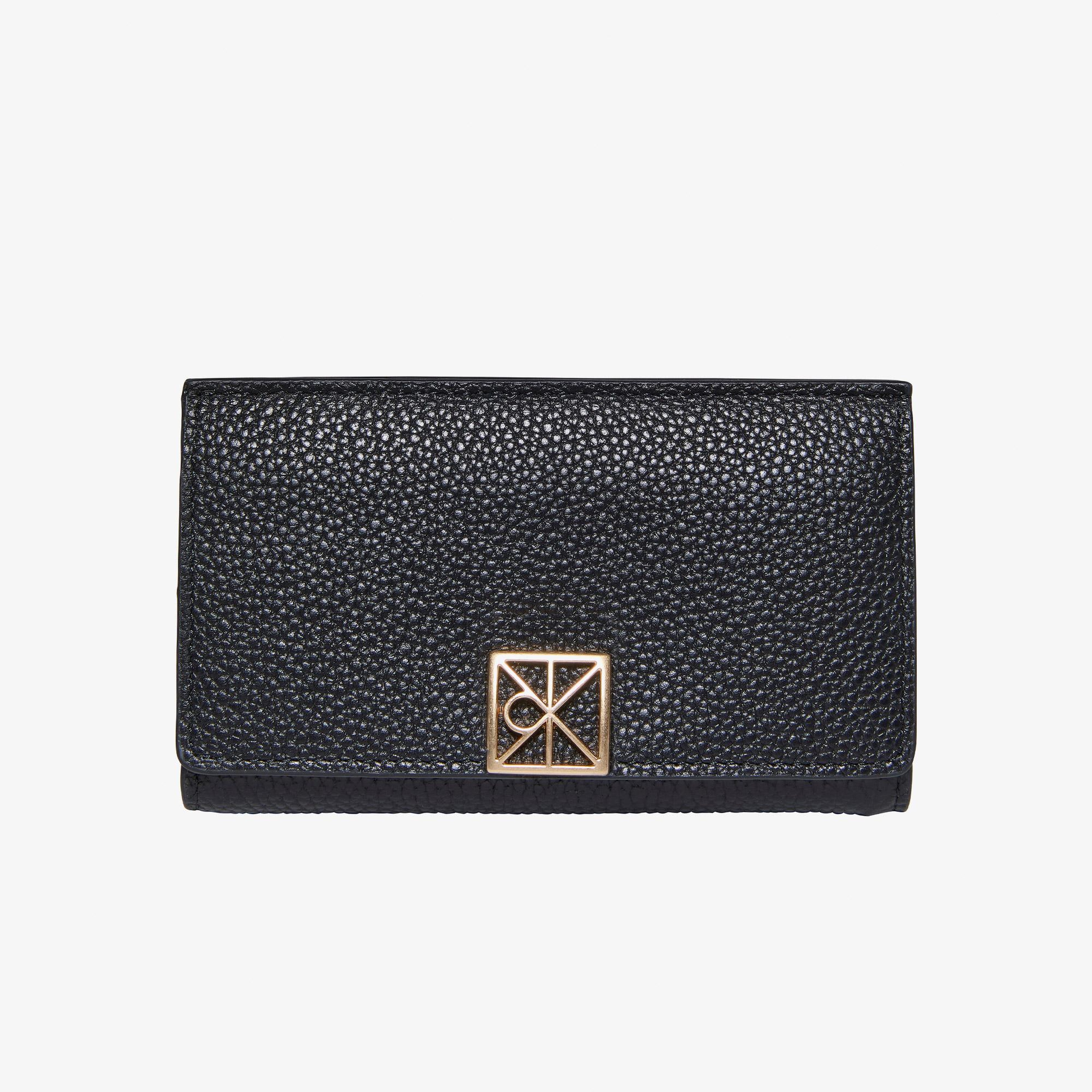 Calvin Klein Emblem Pebble Snap Kadın Siyah Kartlık