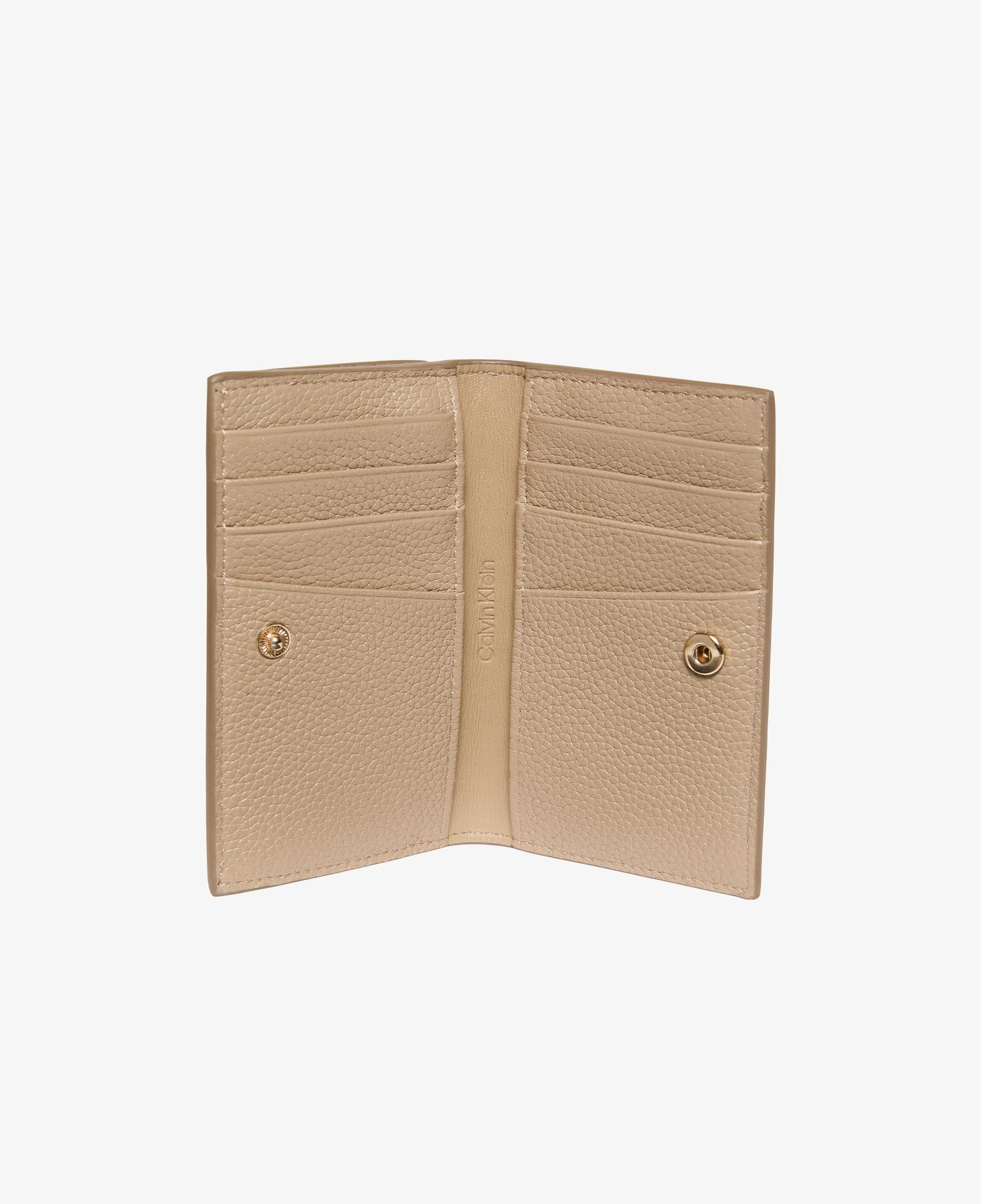 Calvin Klein Emblem Pebble Snap Kadın Kahverengi Kartlık
