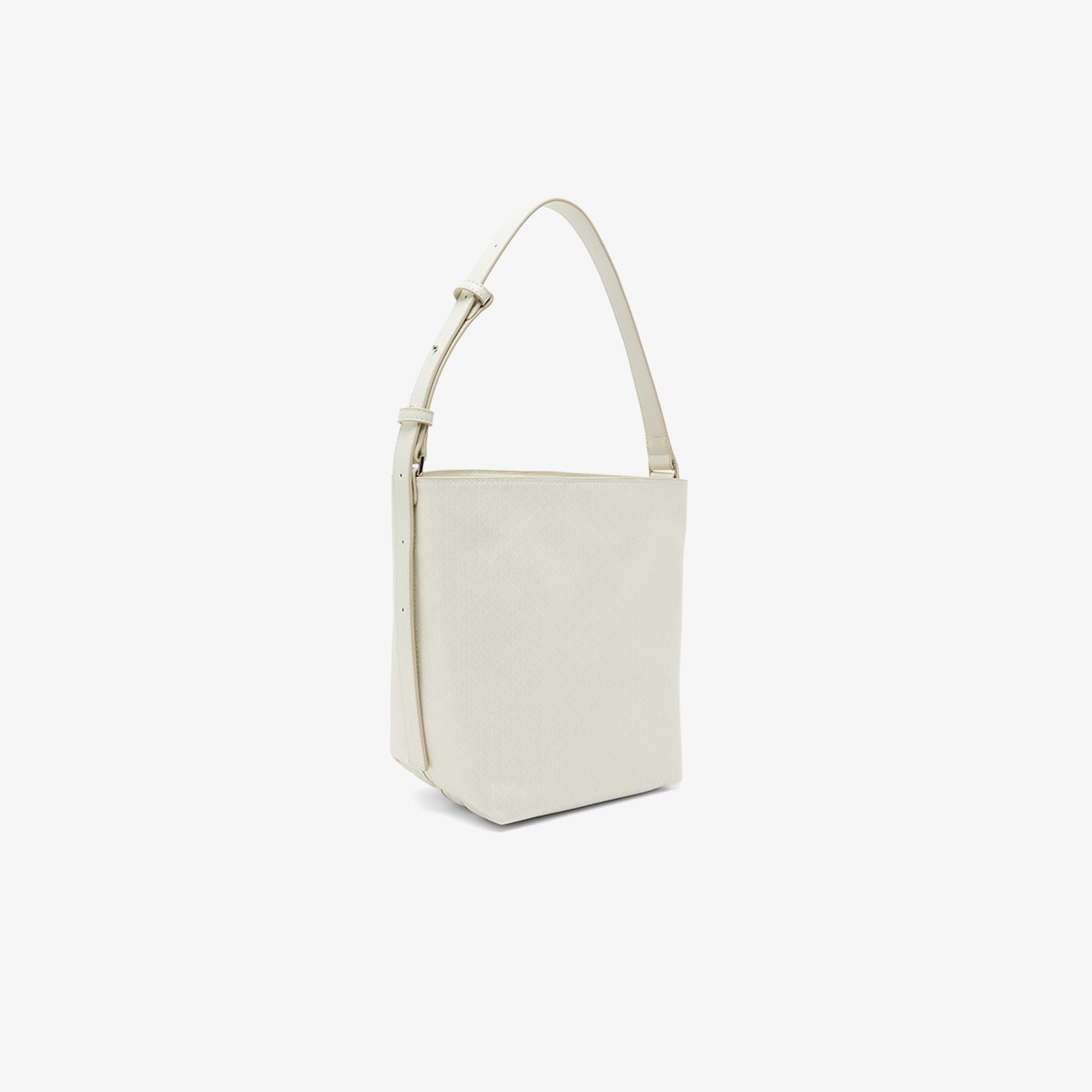 Calvin Klein Emblem Medium Bucket Kadın Beyaz El Çantası
