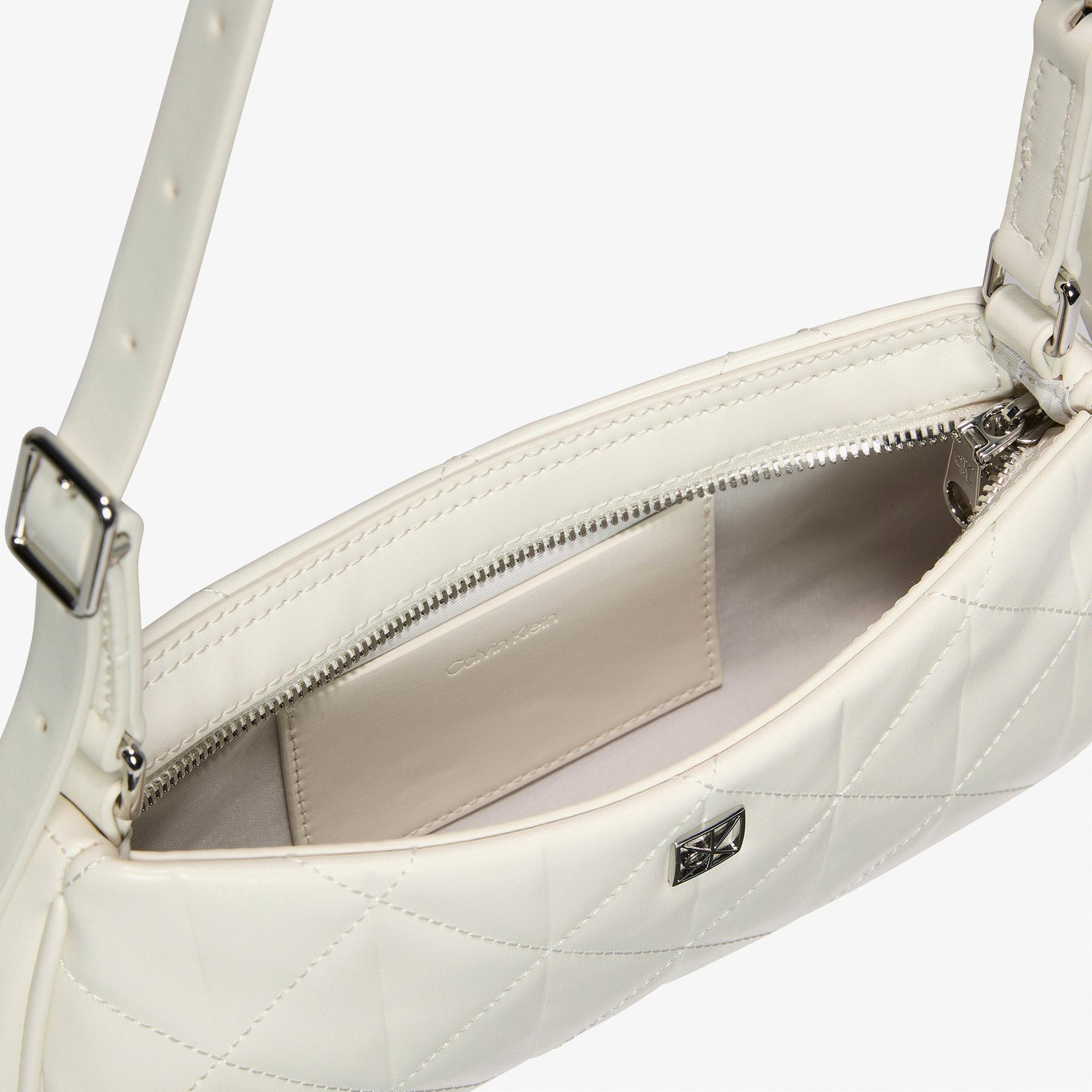 Calvin Klein Quilted Small Kadın Beyaz Omuz Çantası