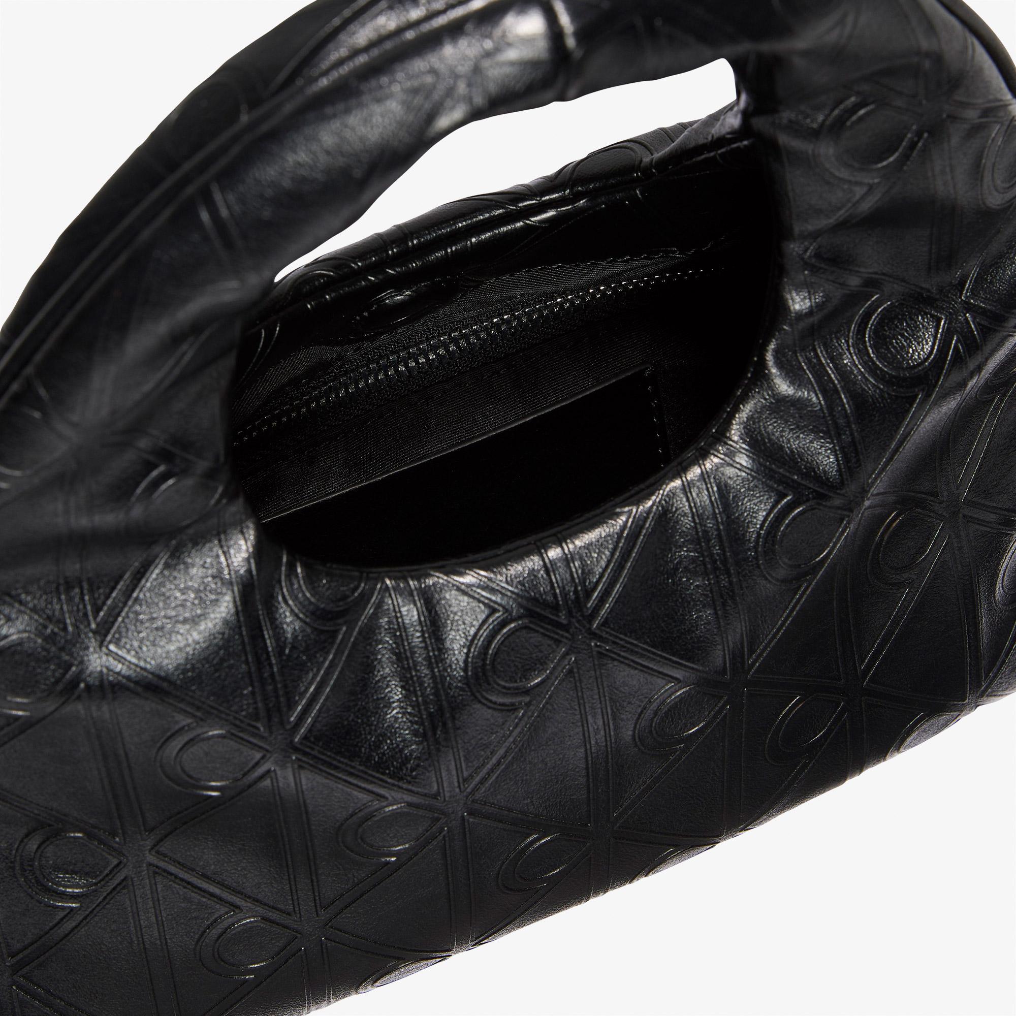 Calvin Klein Emblem Puffer With Strap Kadın Siyah Çapraz Çanta