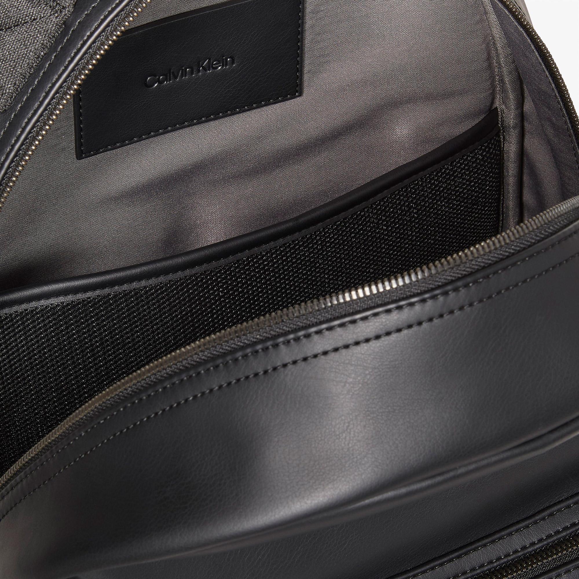 Calvin Klein Bold Round Erkek Siyah Sırt Çantası