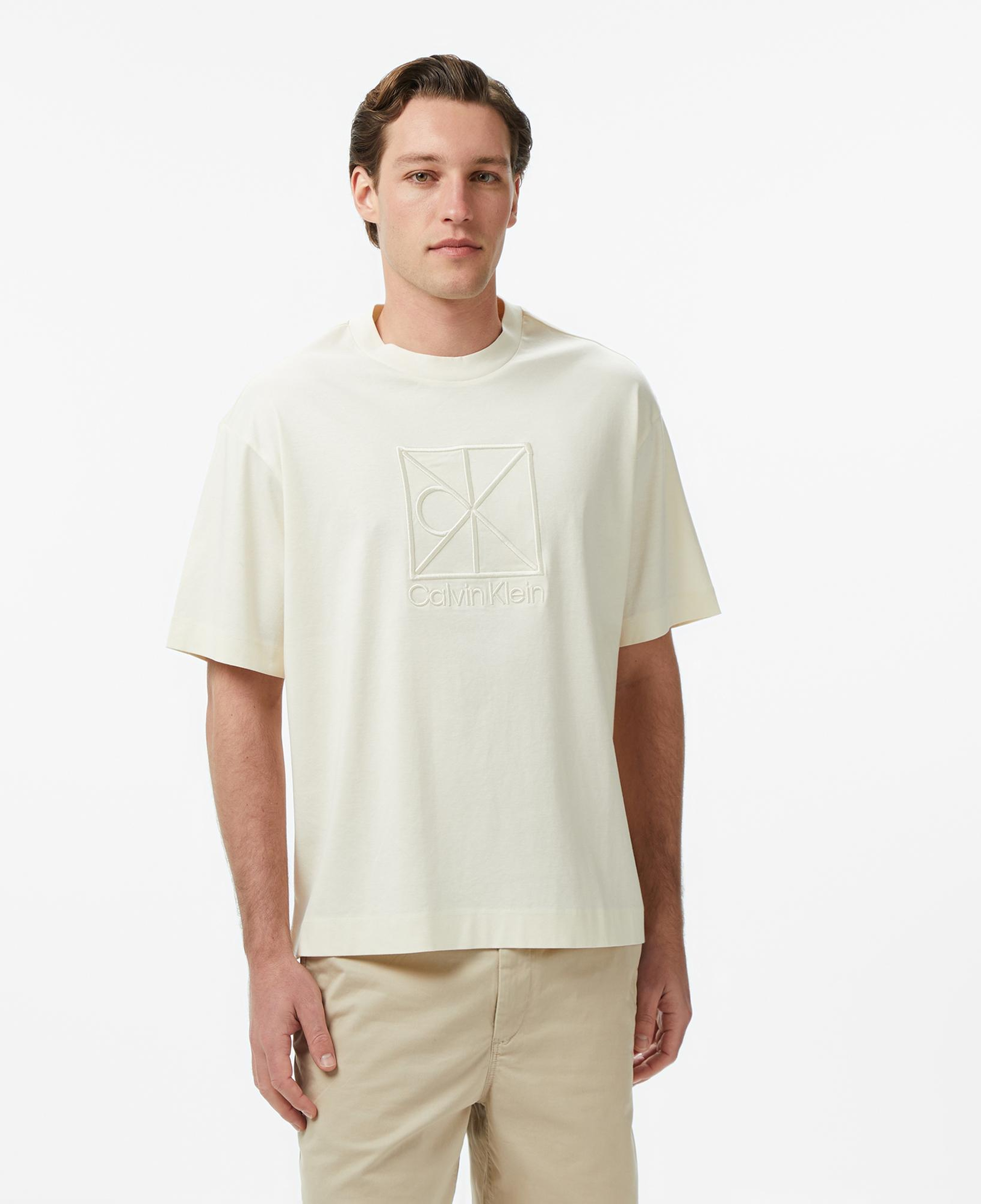 Calvin Klein Relaxed Premium Interlock Emblem Erkek Beyaz T-Shirt