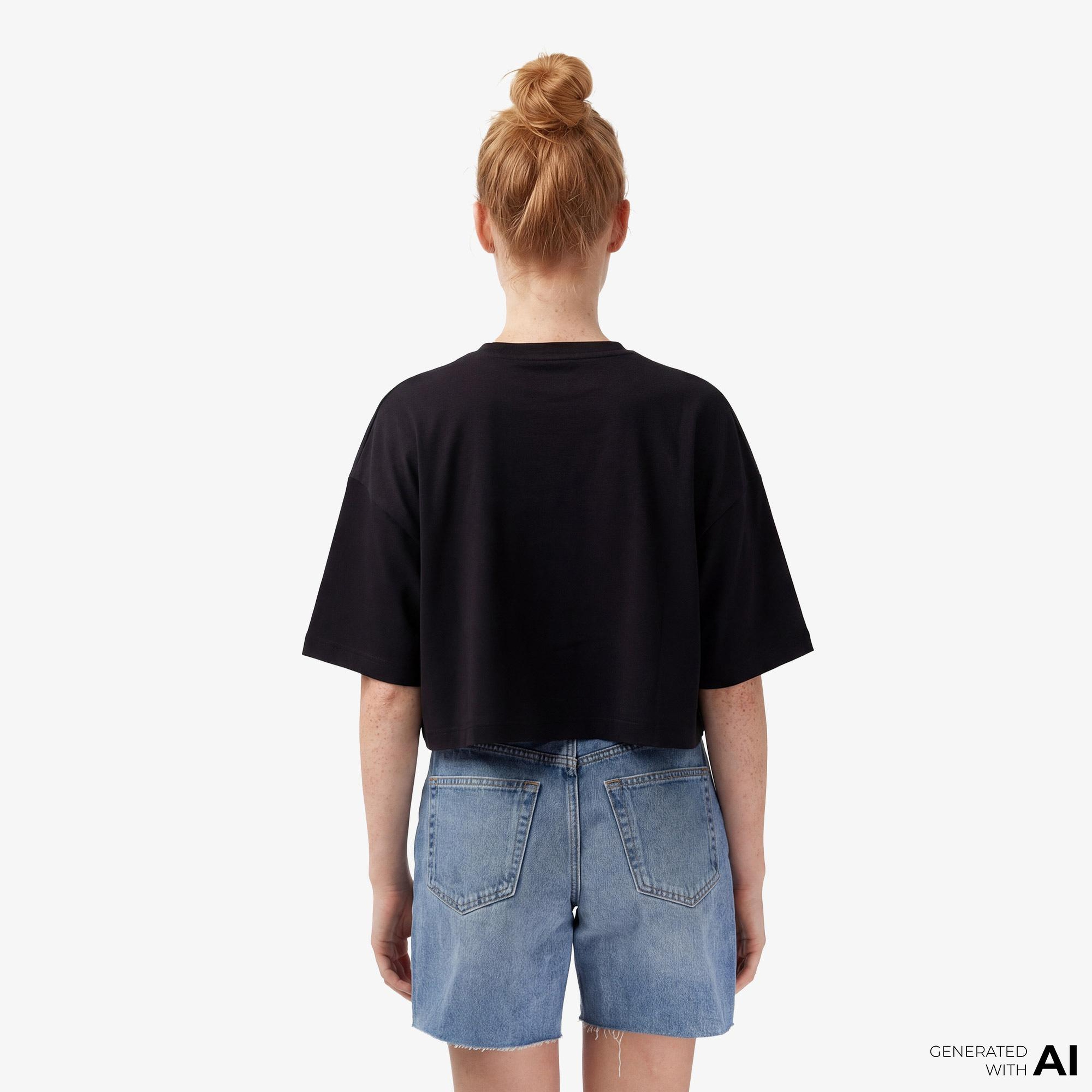 Calvin Klein Boxy Crop Monologo Kadın Siyah T-Shirt