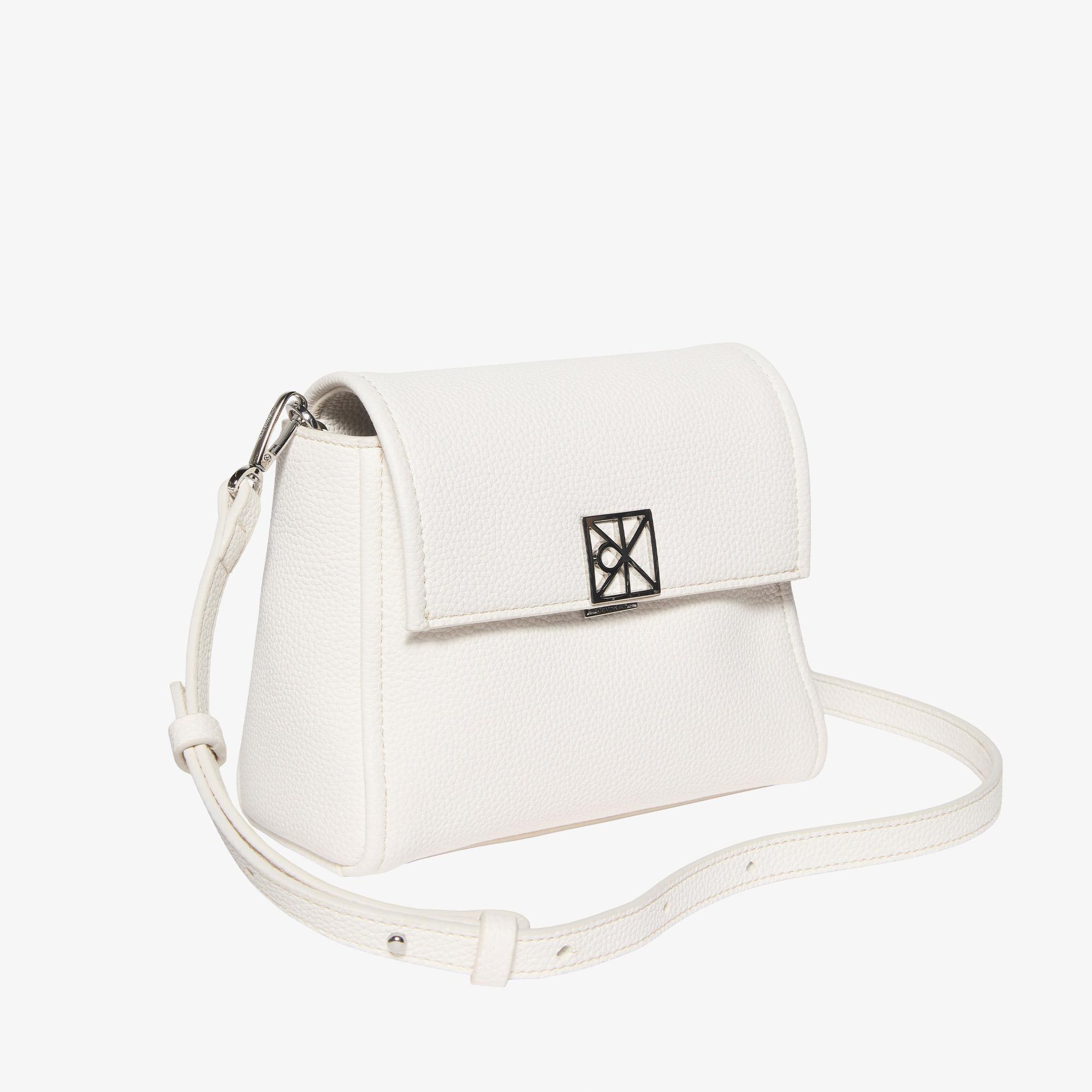 Calvin Klein Emblem Pebble Crossbody Kadın Beyaz Çapraz Çanta