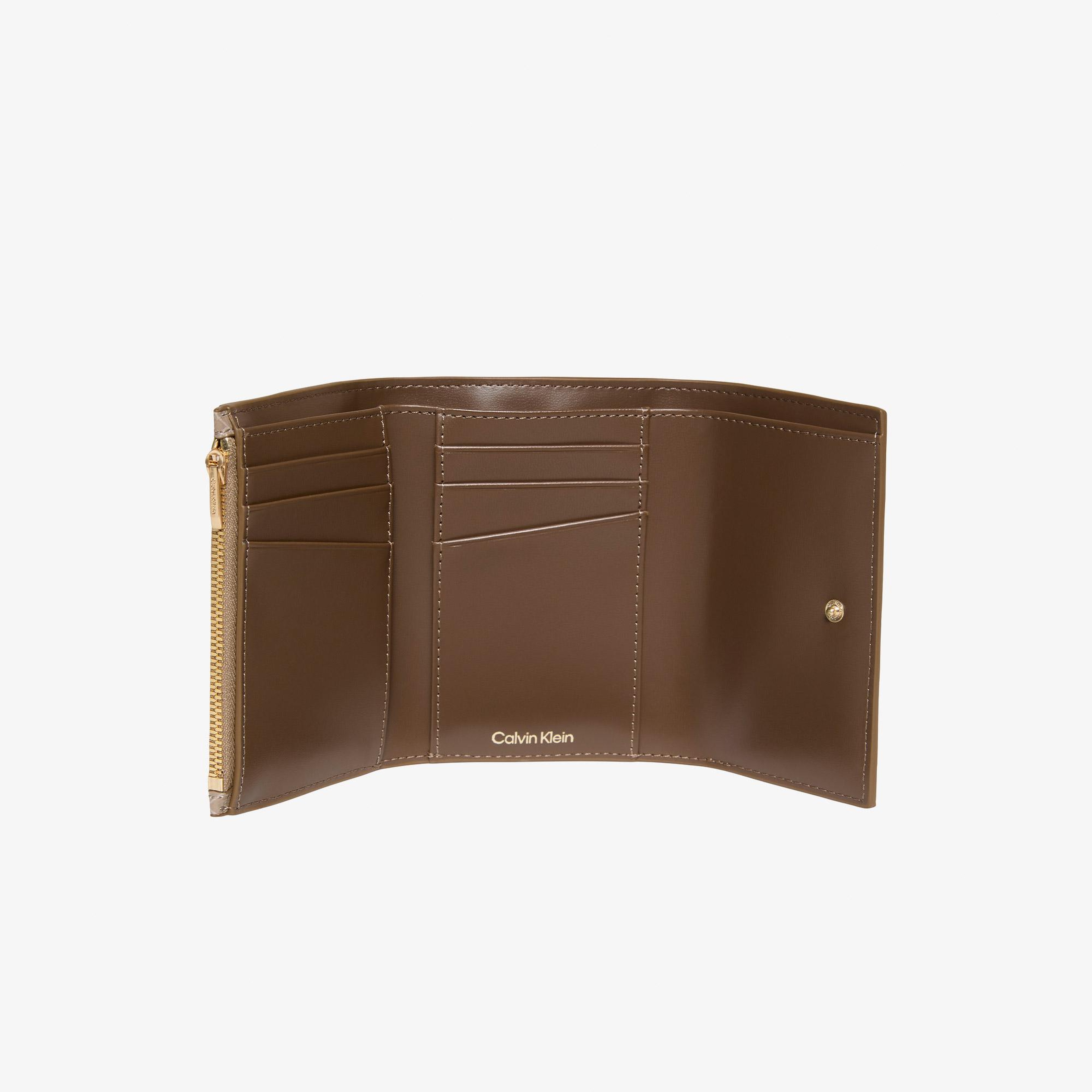Calvin Klein Emblem Zip Pocket Kadın Haki Kartlık
