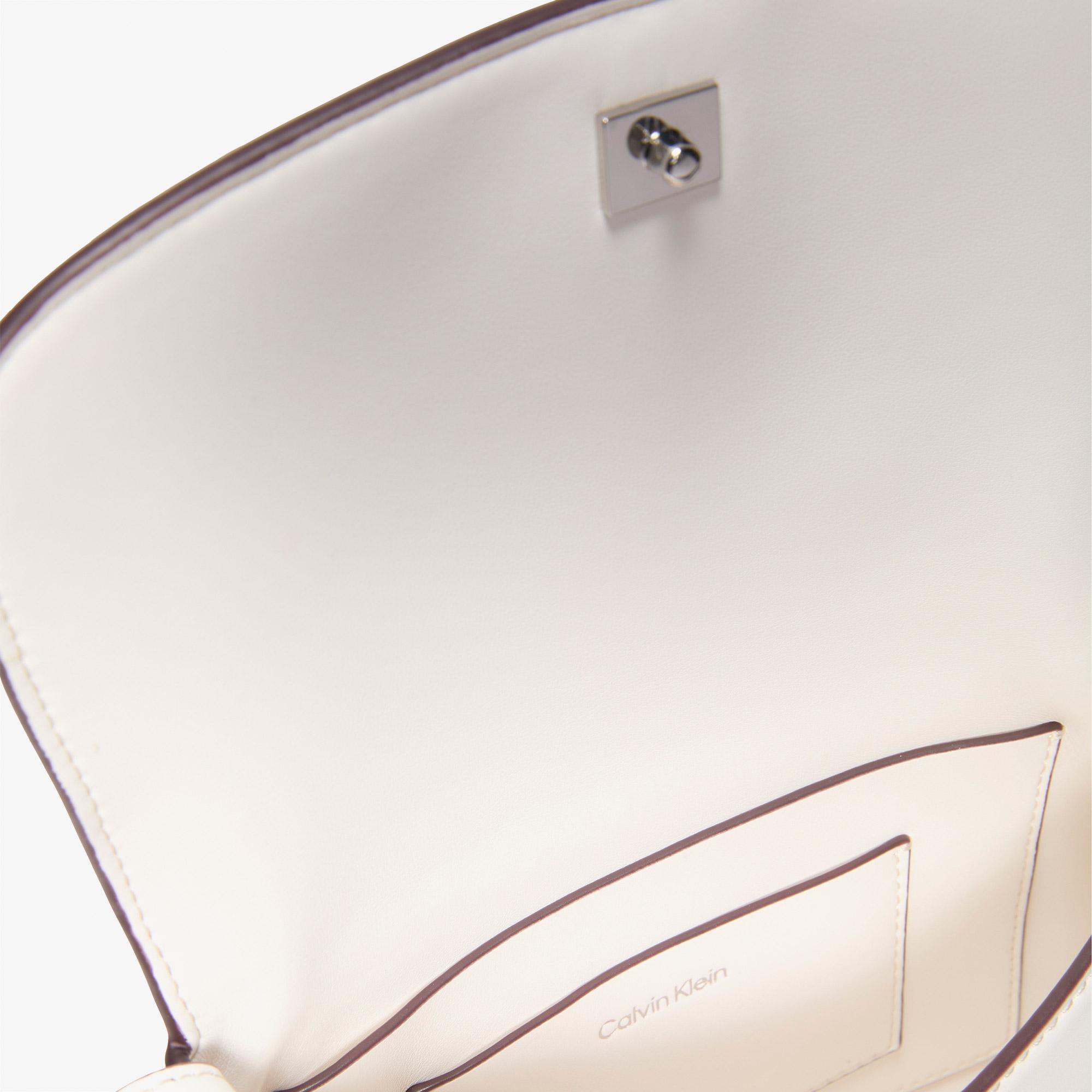 Calvin Klein Flap Camera Kadın Beyaz Çapraz Çanta