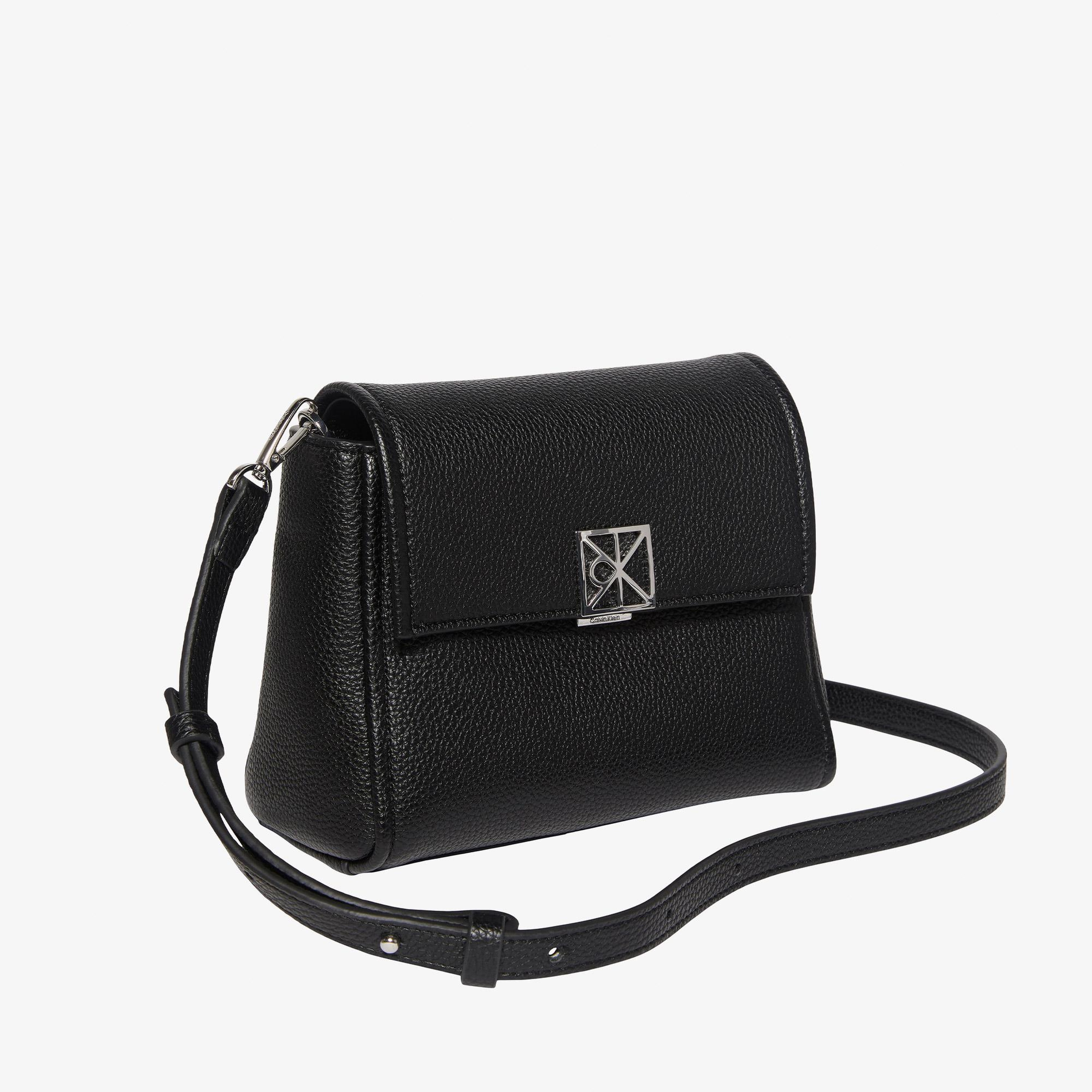 Calvin Klein Emblem Pebble Crossbody Kadın Siyah Çapraz Çanta