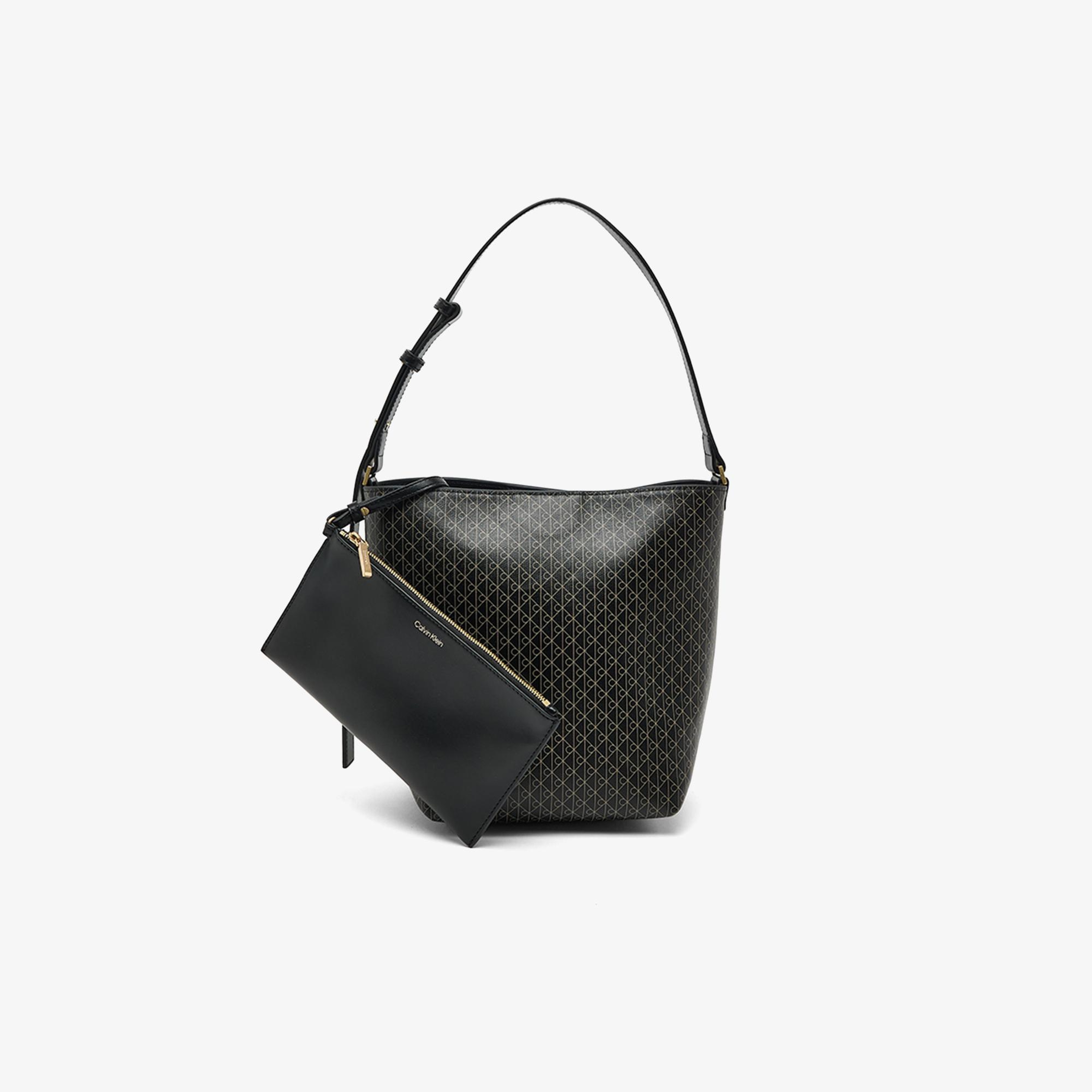 Calvin Klein Emblem Medium Bucket Kadın Siyah El Çantası