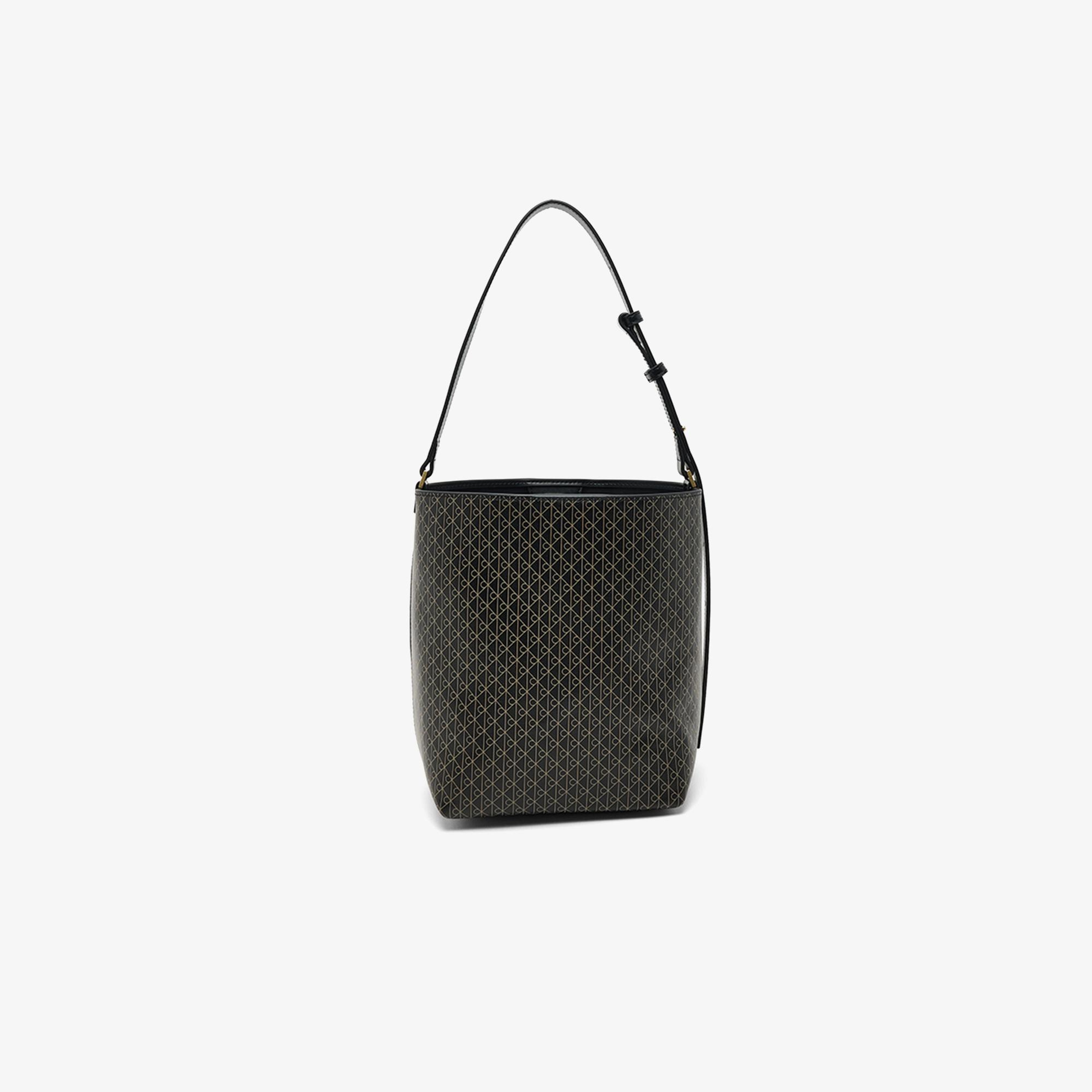 Calvin Klein Emblem Medium Bucket Kadın Siyah El Çantası