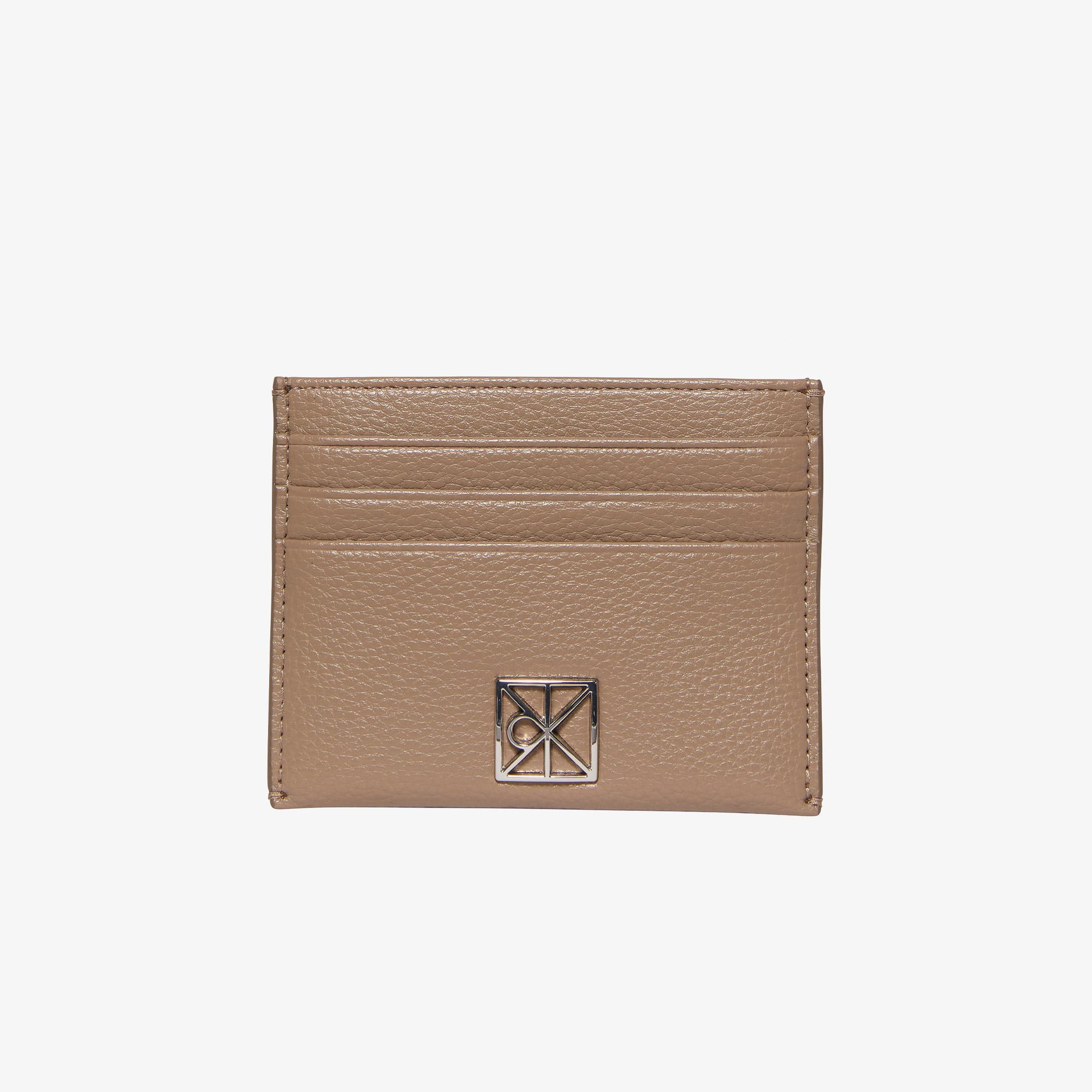 Calvin Klein Emblem Kadın Kahverengi Kartlık