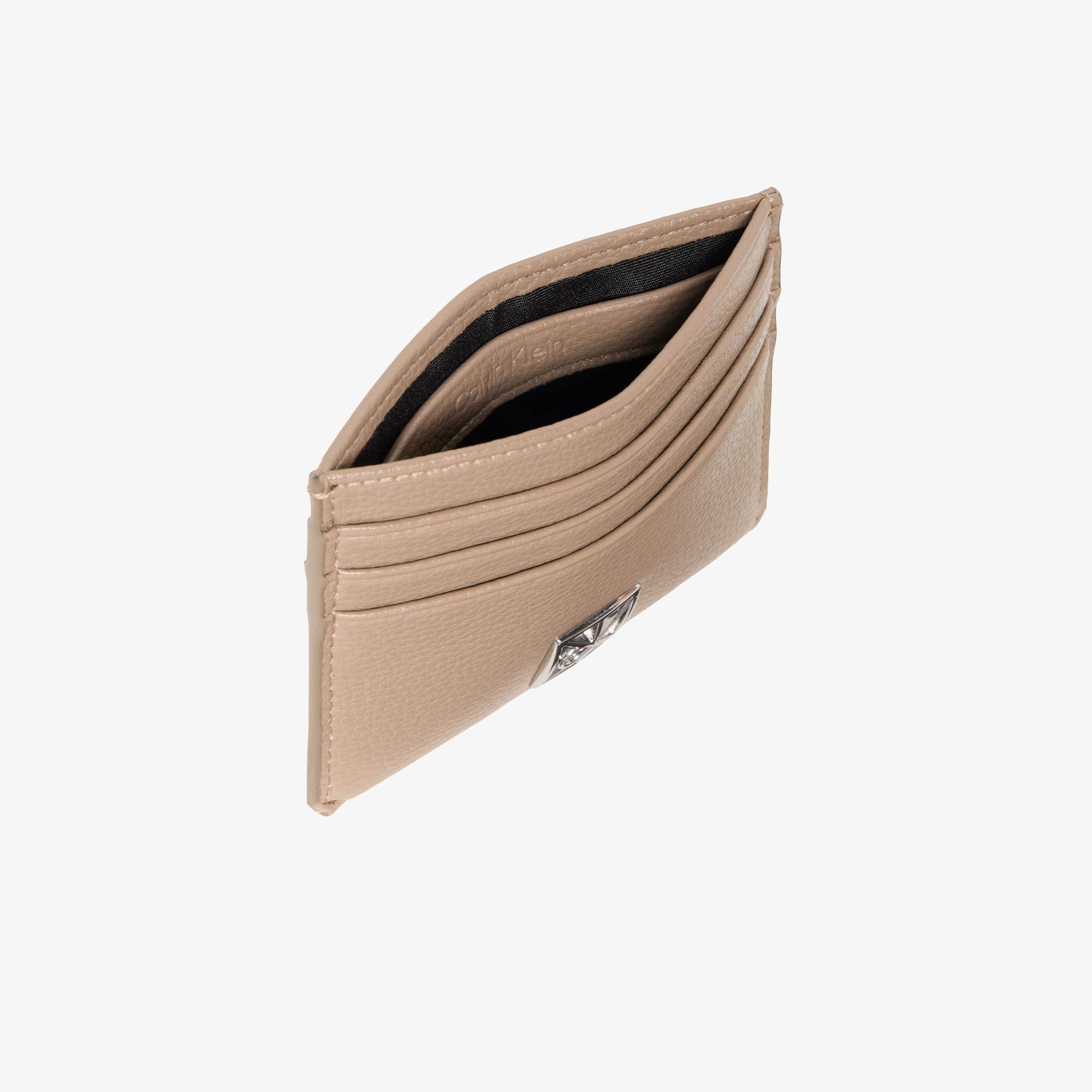 Calvin Klein Emblem Kadın Kahverengi Kartlık