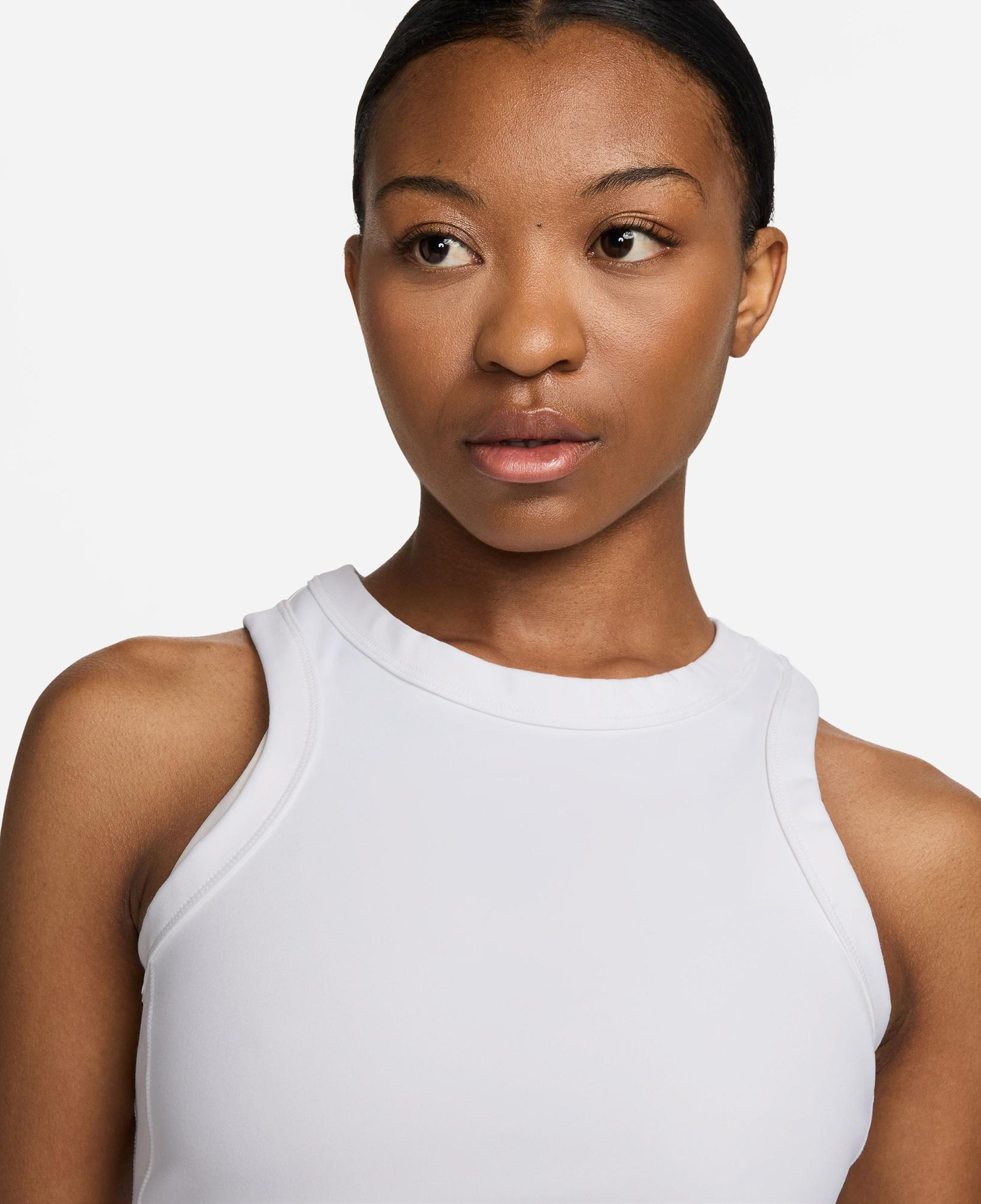 Nike One Fitted Kadın Beyaz Crop T-Shirt