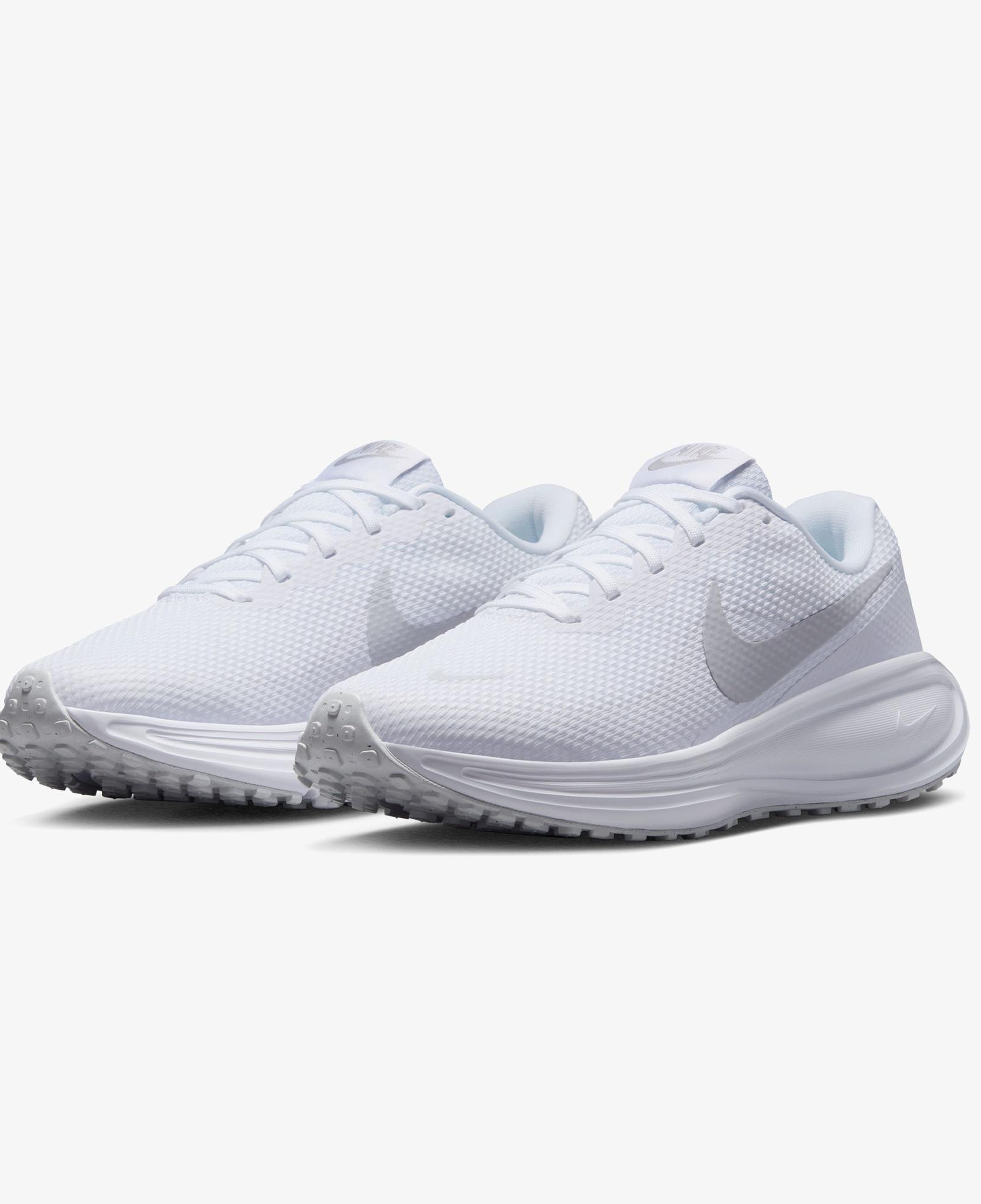 Nike Revolution 8 Kadın Beyaz Koşu Ayakkabısı