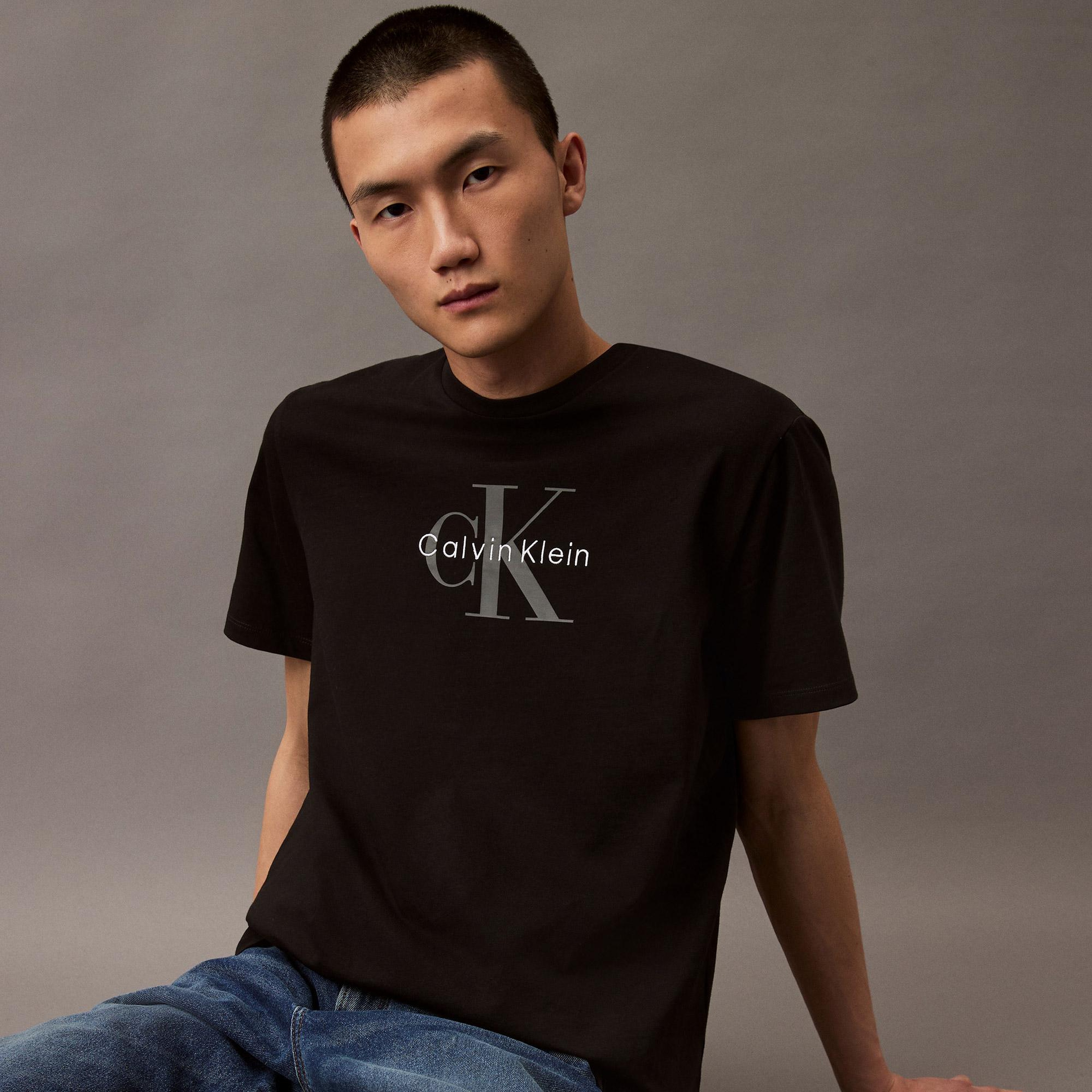 Calvin Klein Hero Monologo Erkek Siyah T-Shirt