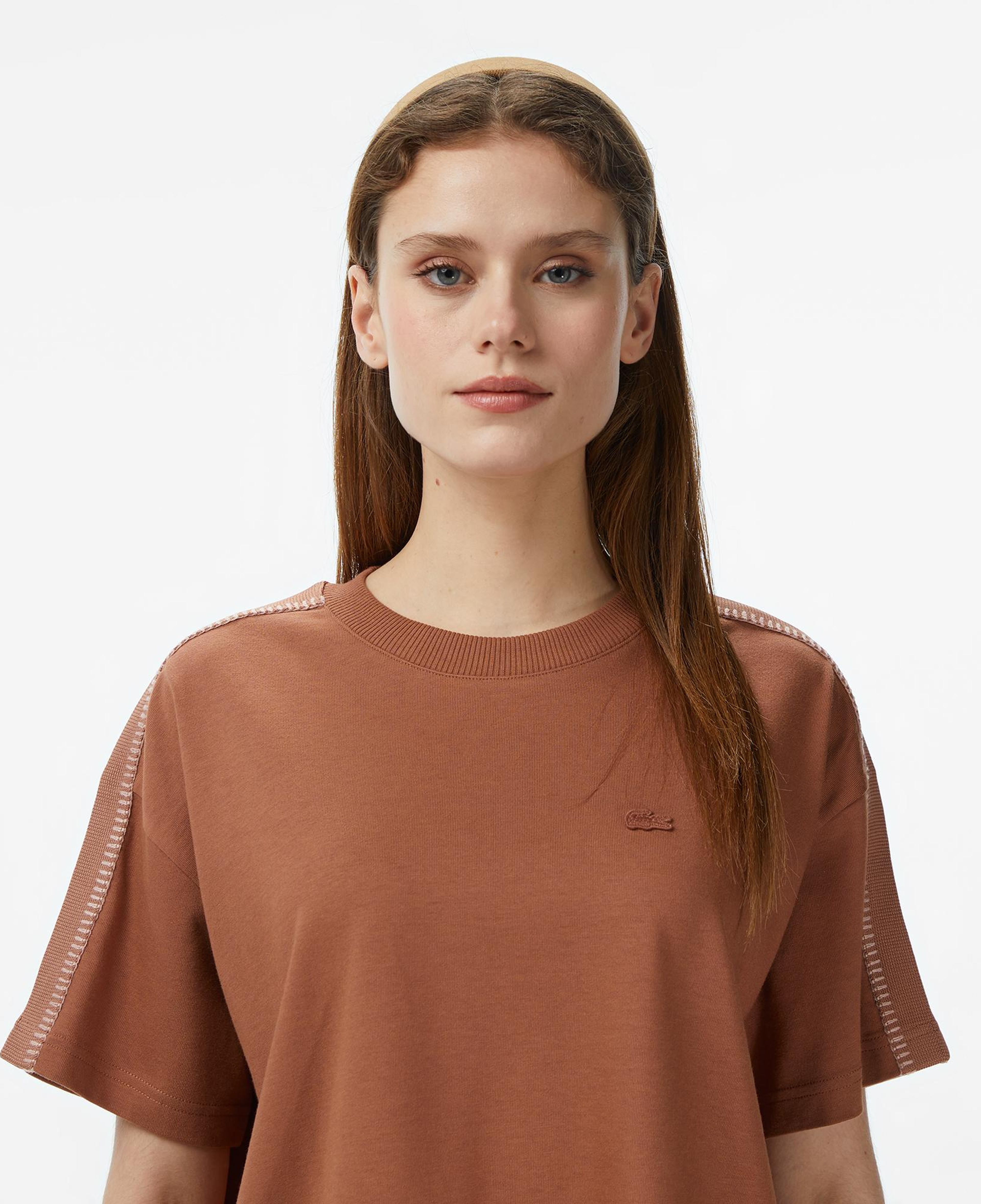 Lacoste Kadın Loose Fit Bisiklet Yaka Kahverengi T-Shirt