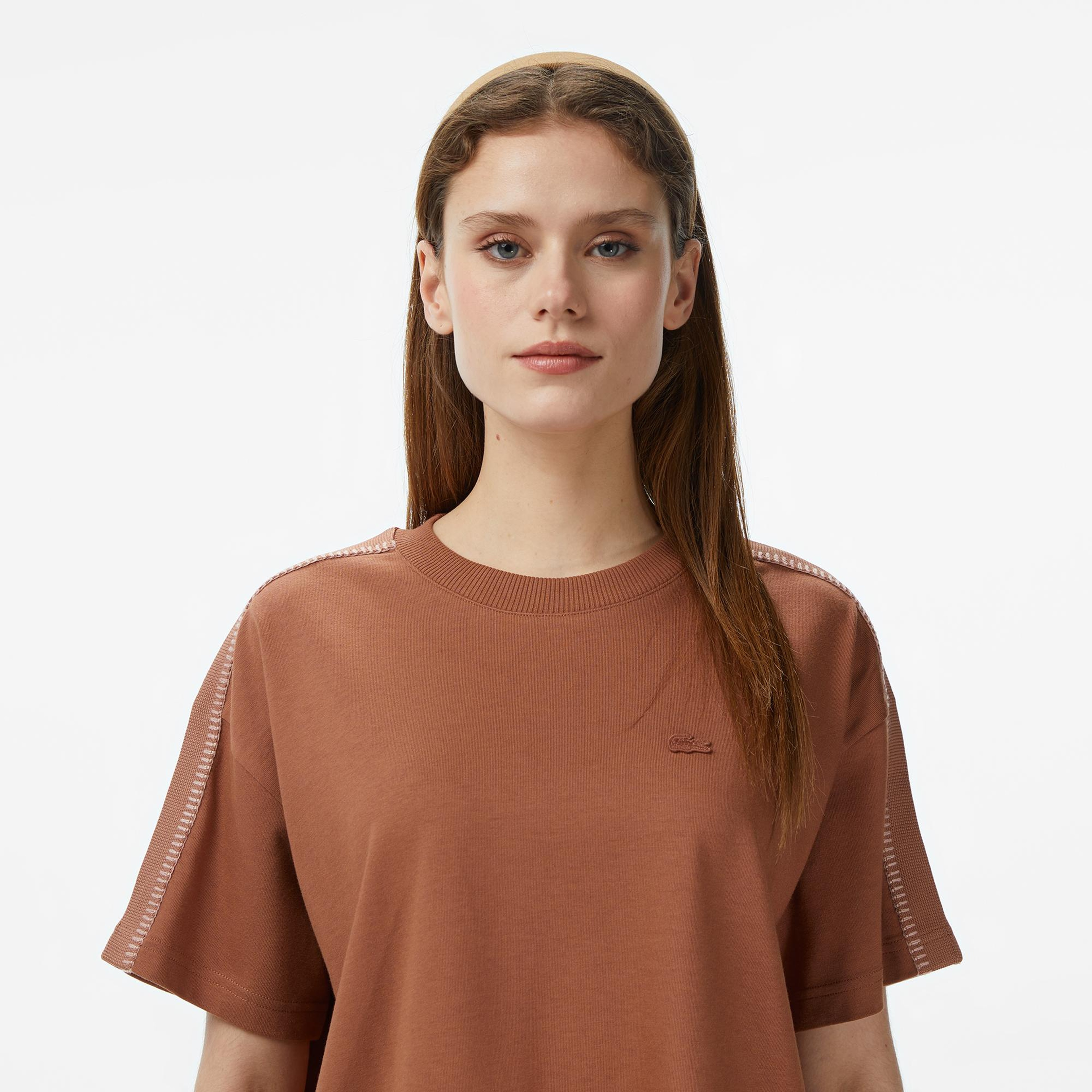 Lacoste Kadın Loose Fit Bisiklet Yaka Kahverengi T-Shirt