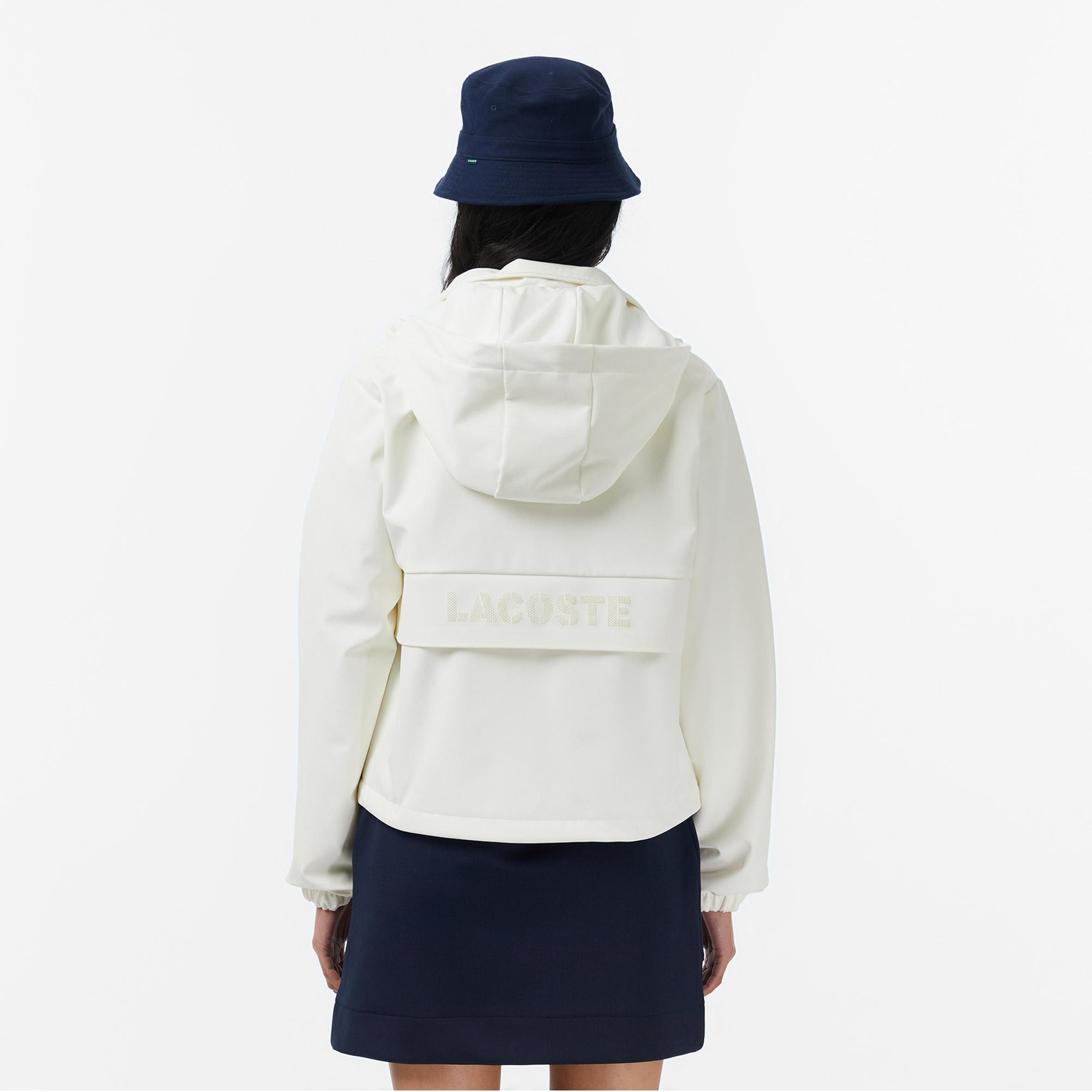 Lacoste Kadın Regular Fit Kapüşonlu Baskılı Krem Yağmurluk