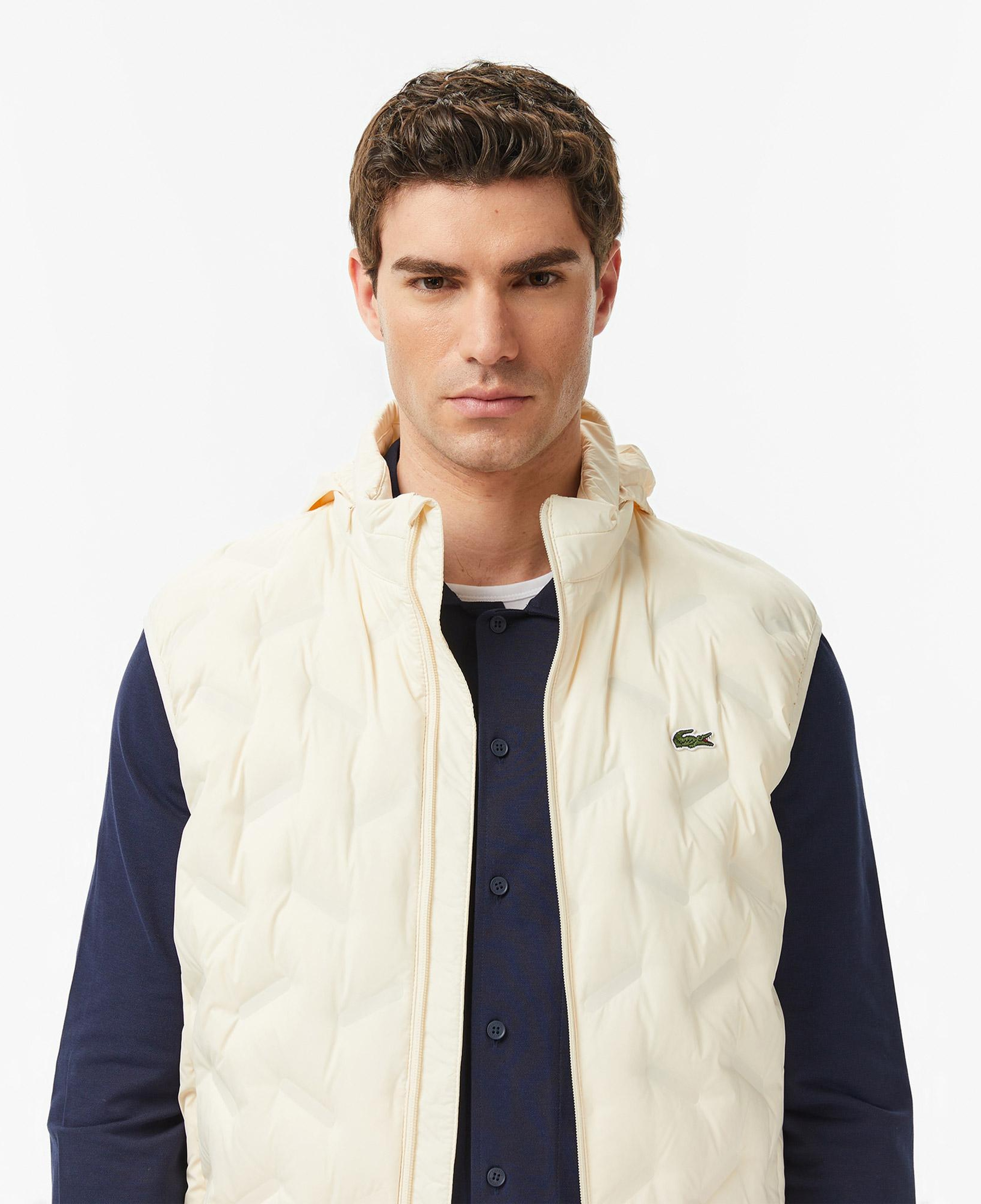 Lacoste Erkek Regular Fit Dik Yaka Kapitone Bej Yelek