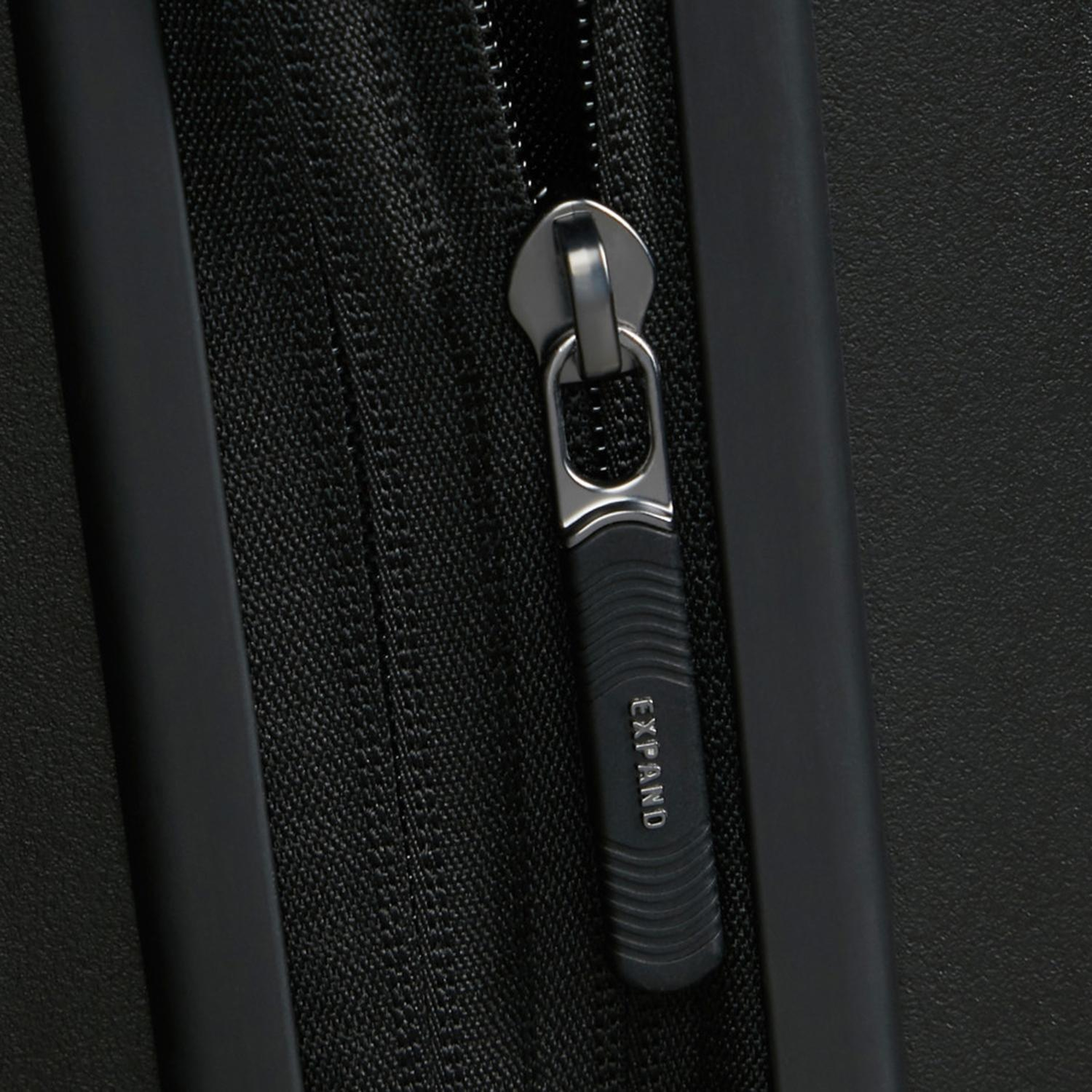 Samsonite Restackd - Körüklü 81/30 Büyük Boy Valiz