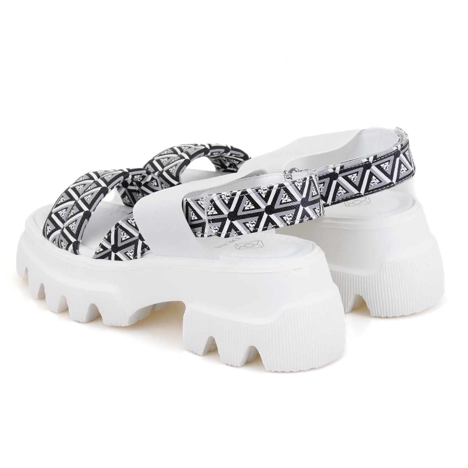 Kadın Beyaz Monogram Desenli Dolgu Topuklu Sandalet