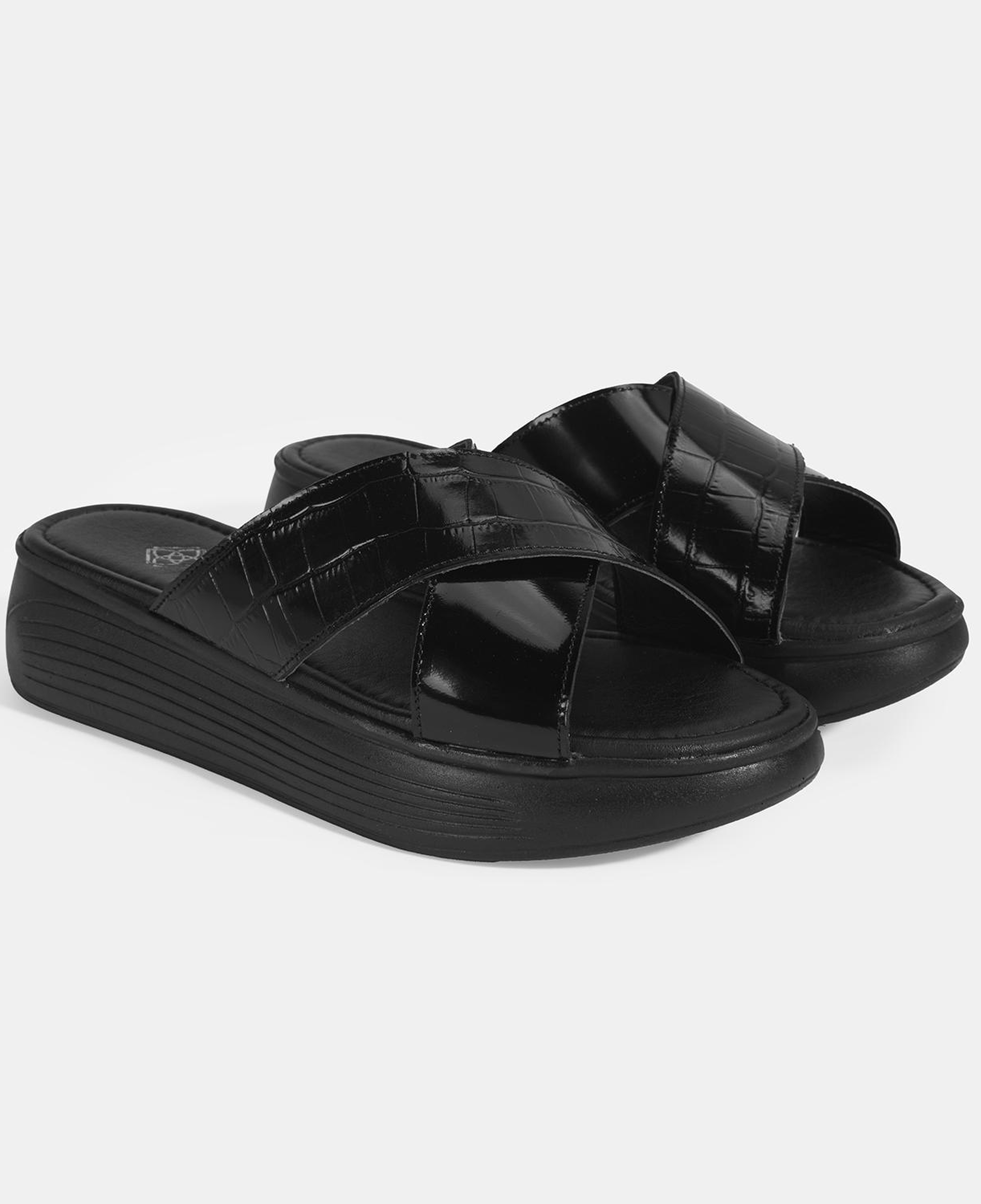 Kadın Siyah Dolgu Topuklu Deri Terlik